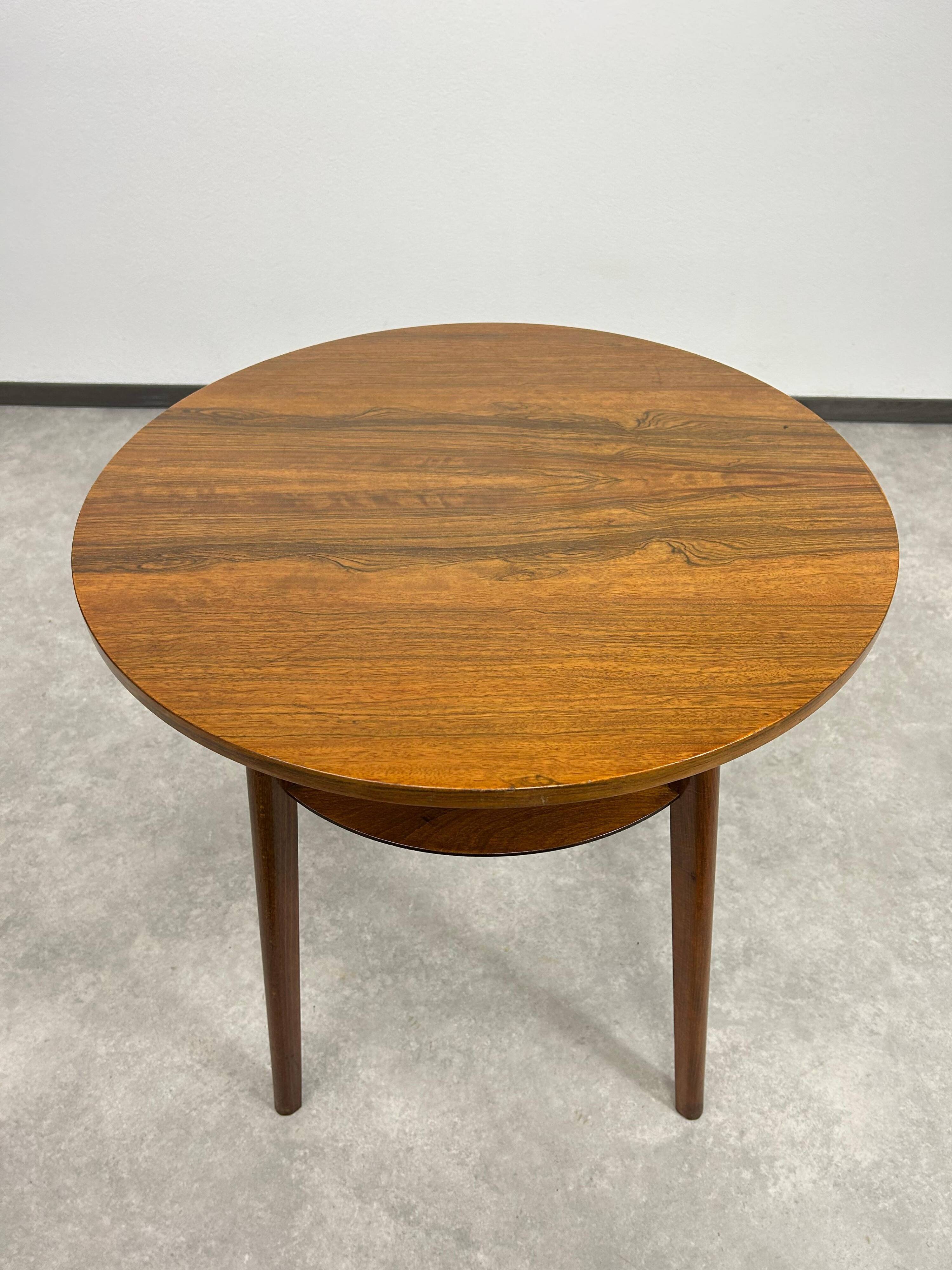 Mid-century modern round coffee table
