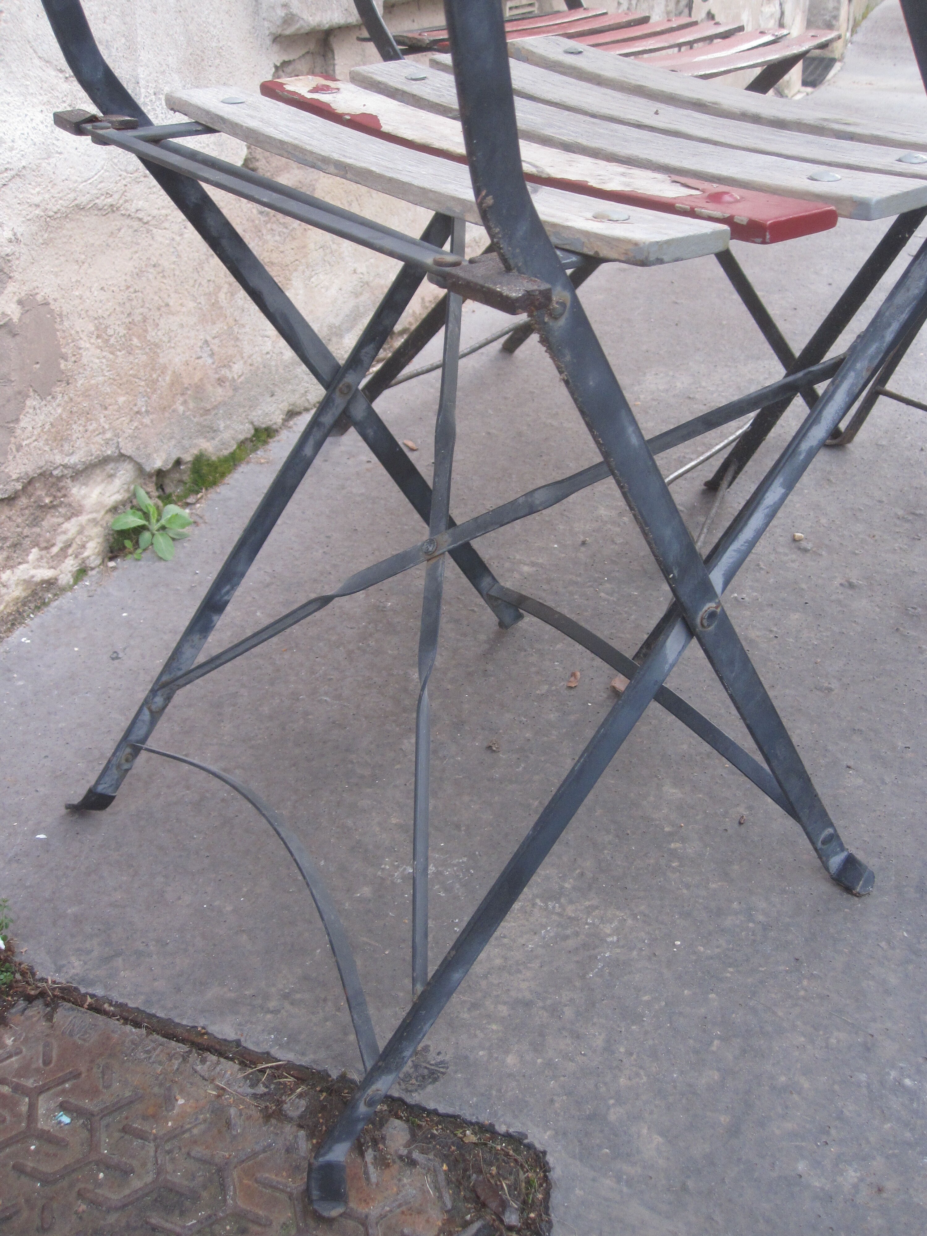 Folding garden furniture