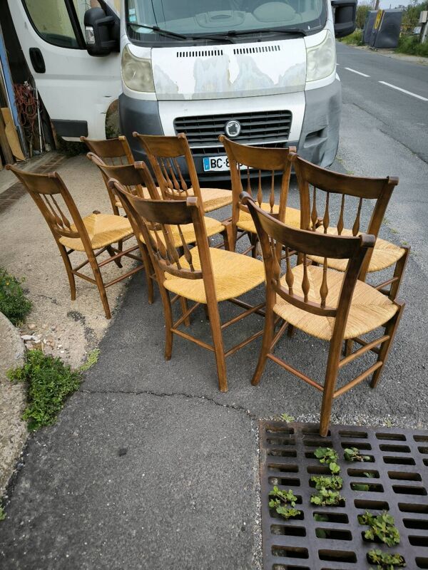 Série de 8 chaises en merisier massif paillées époque Directoire
