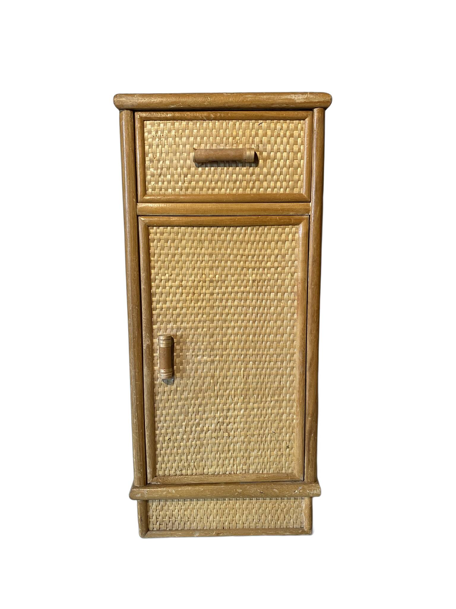 Meuble d'appoint chevet haut en rotin