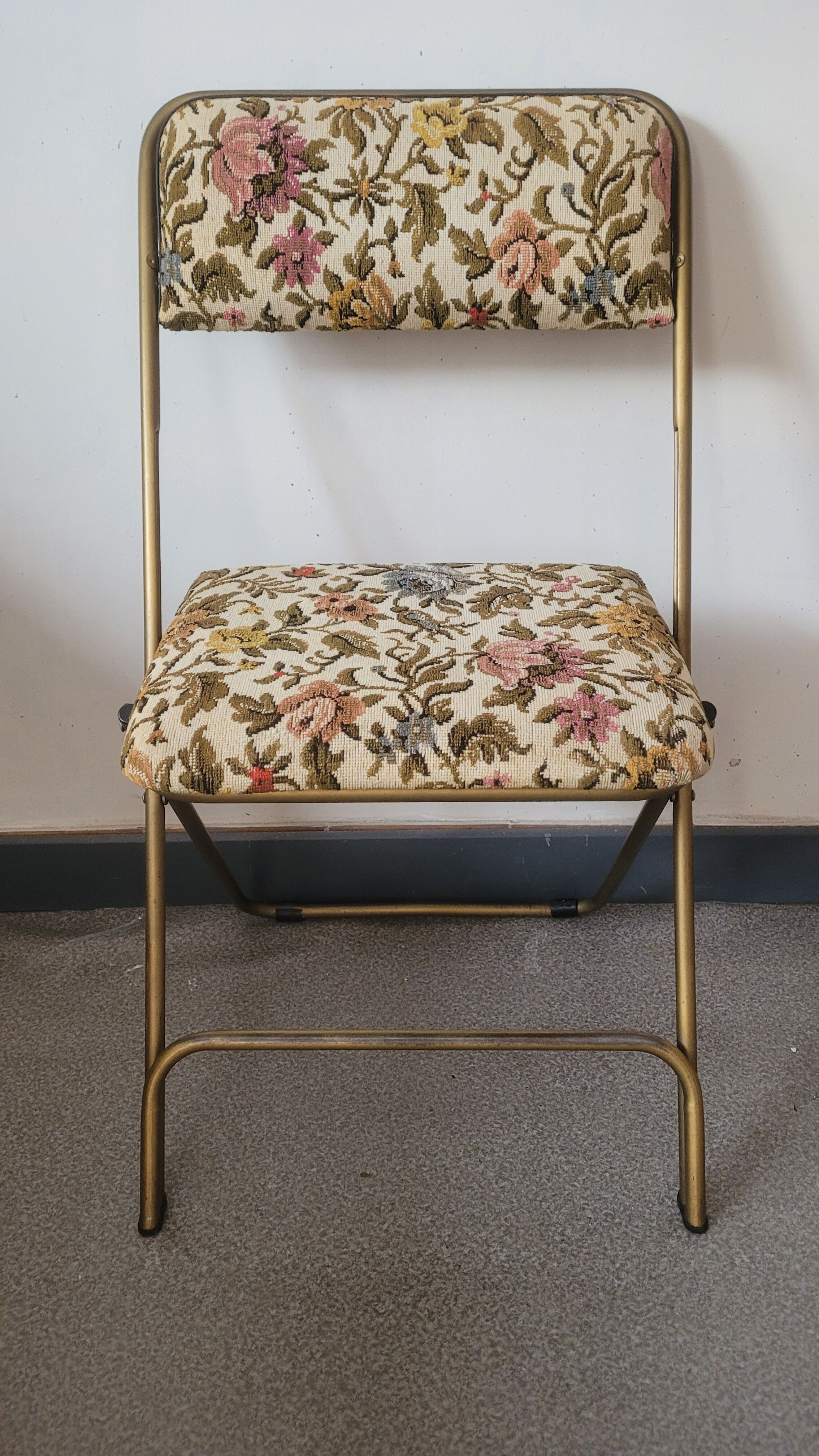 Vintage folding chair lafuma doree and tapestry