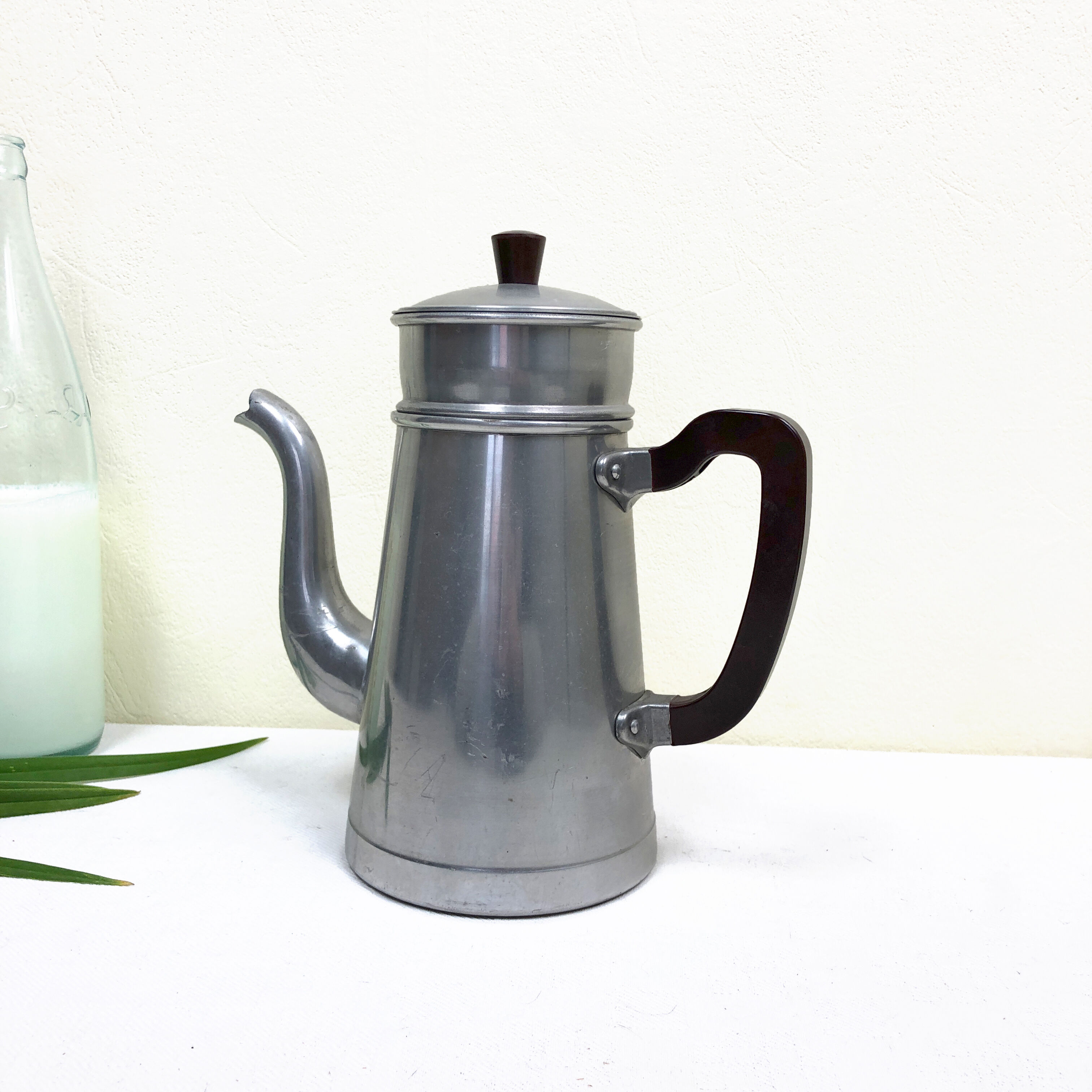 Former aluminum coffee maker