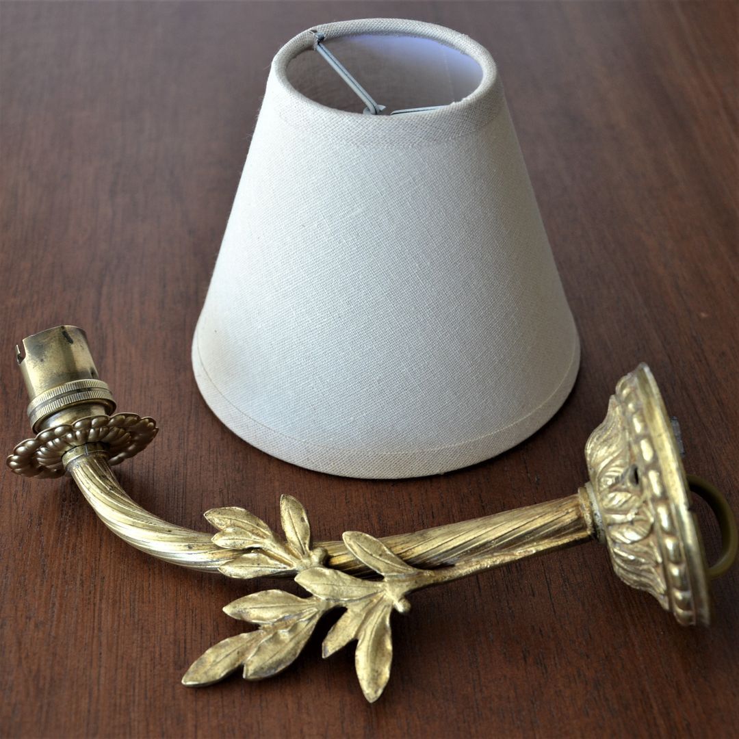 Golden foliage wall lamp