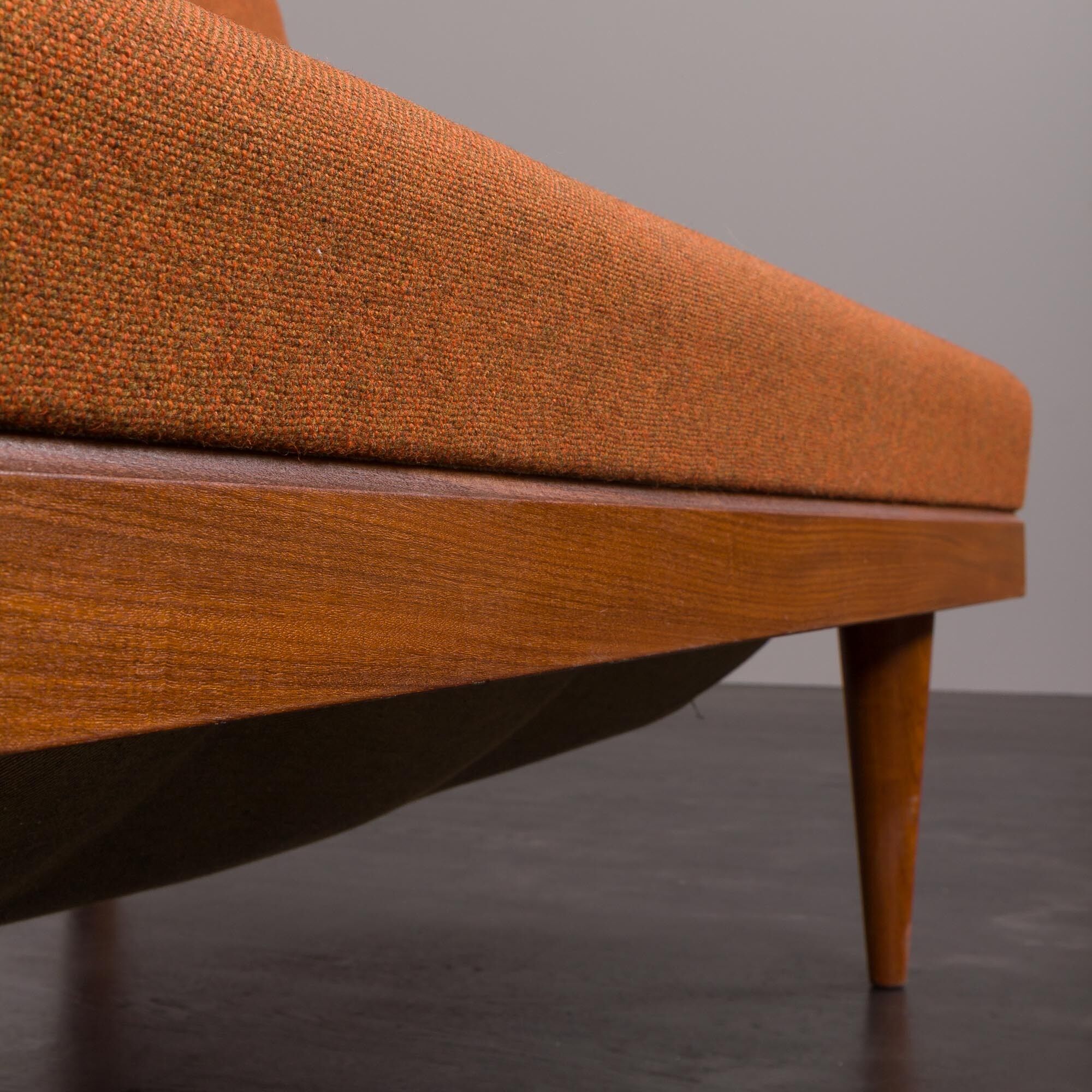 Svane daybed by Igmar Relling in original dark orange wool upholstery, Norway 1970s