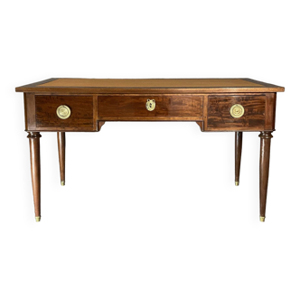 Bureau plat de milieu  en acajou, style Restauration