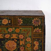 Coffre ancien peint en bois de pin – Chine, vers 1900