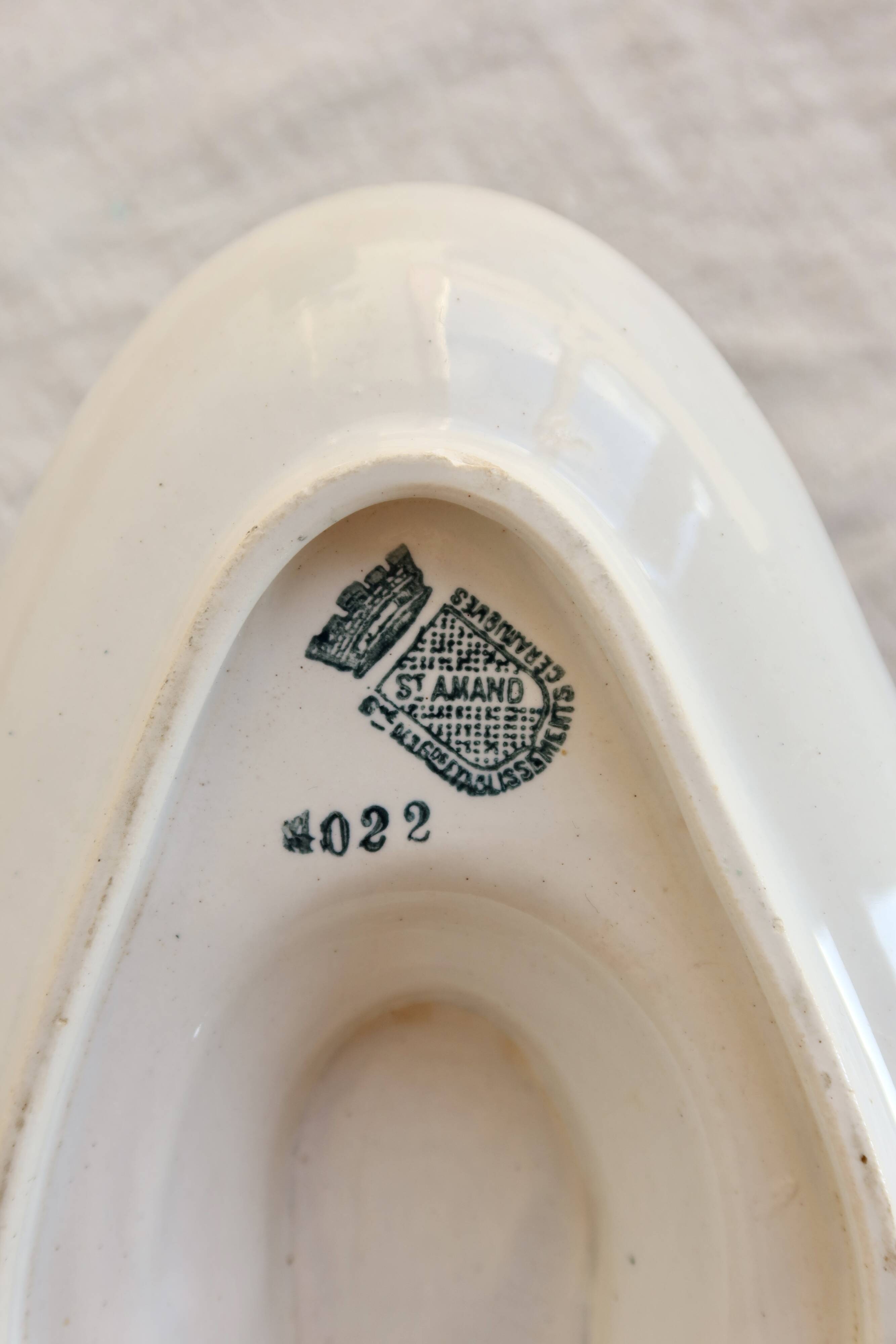 Old Saint-Amand ironstone sauce boat model 4022 - Blue floral rim