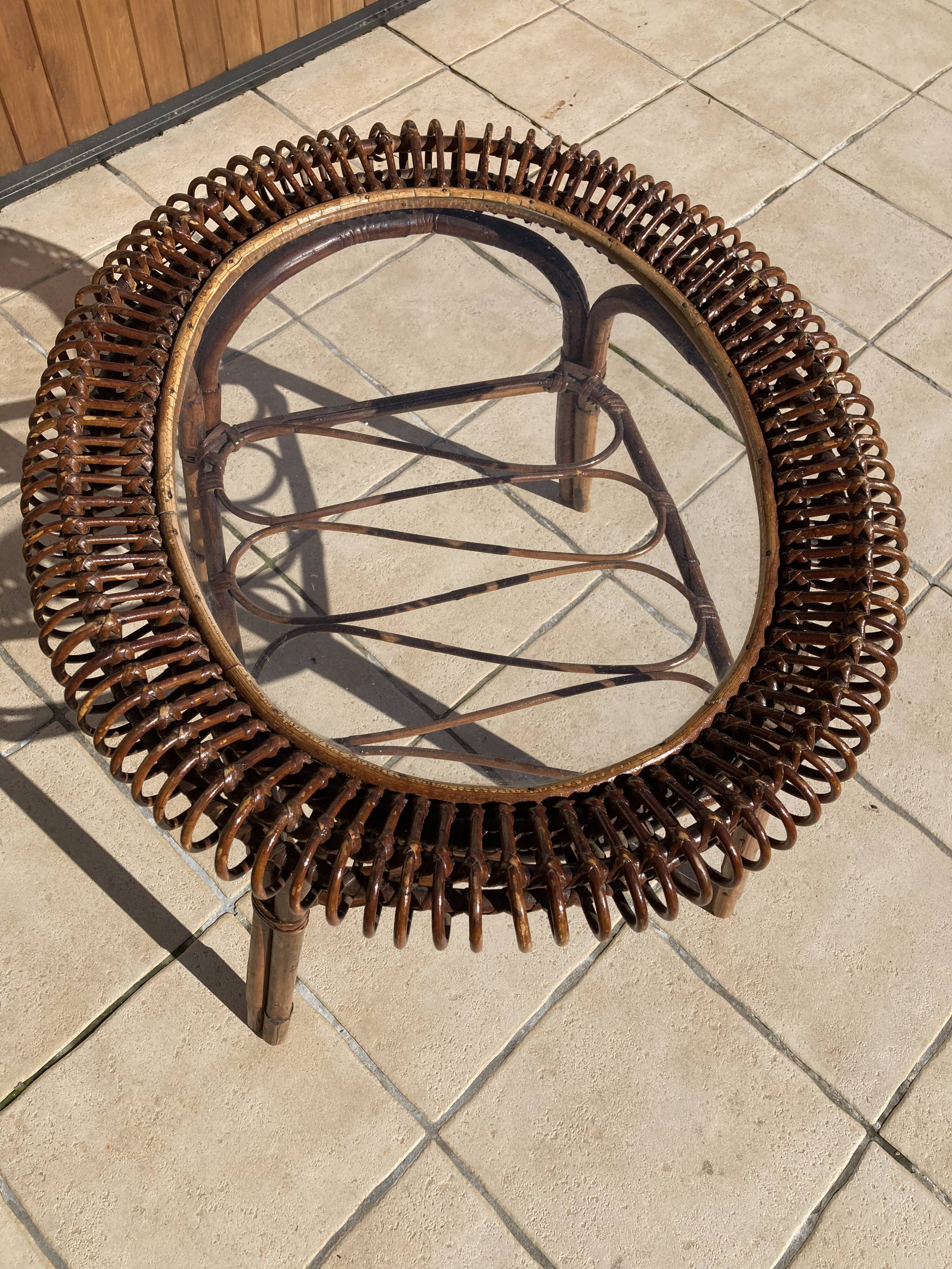 Rattan coffee table and glass in excellent condition