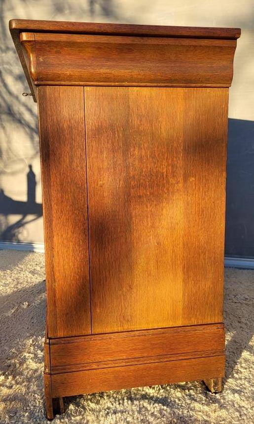 Louis-Philippe 19th century solid oak chest of 4 drawers