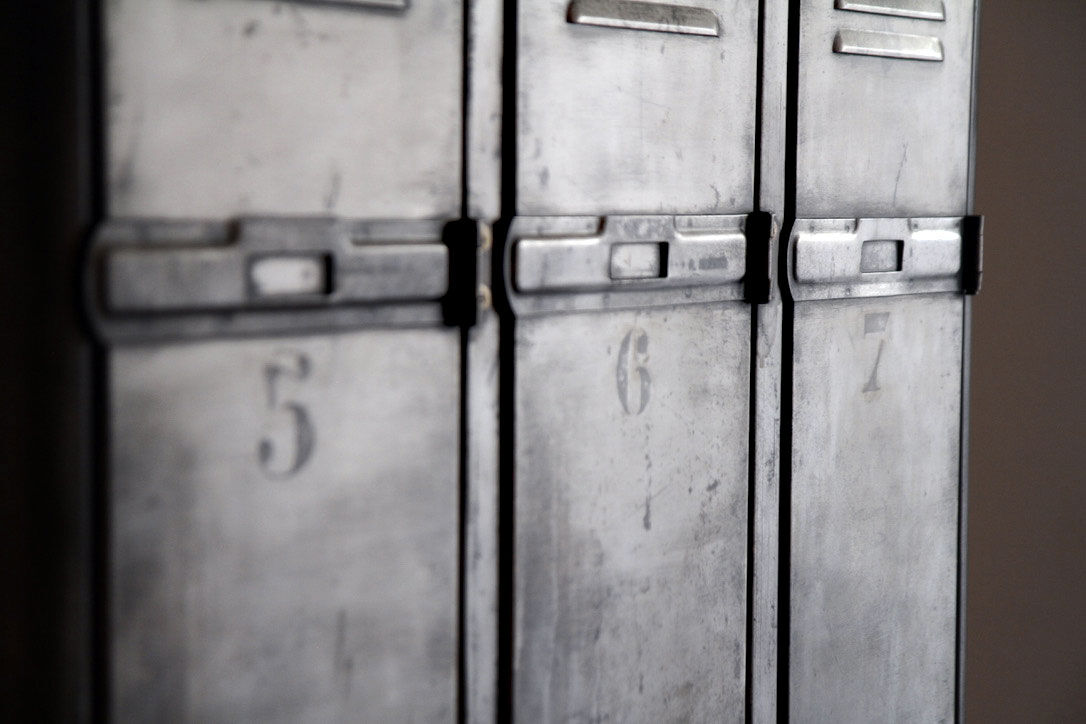 Industrial metal vest 3 doors rounded corners