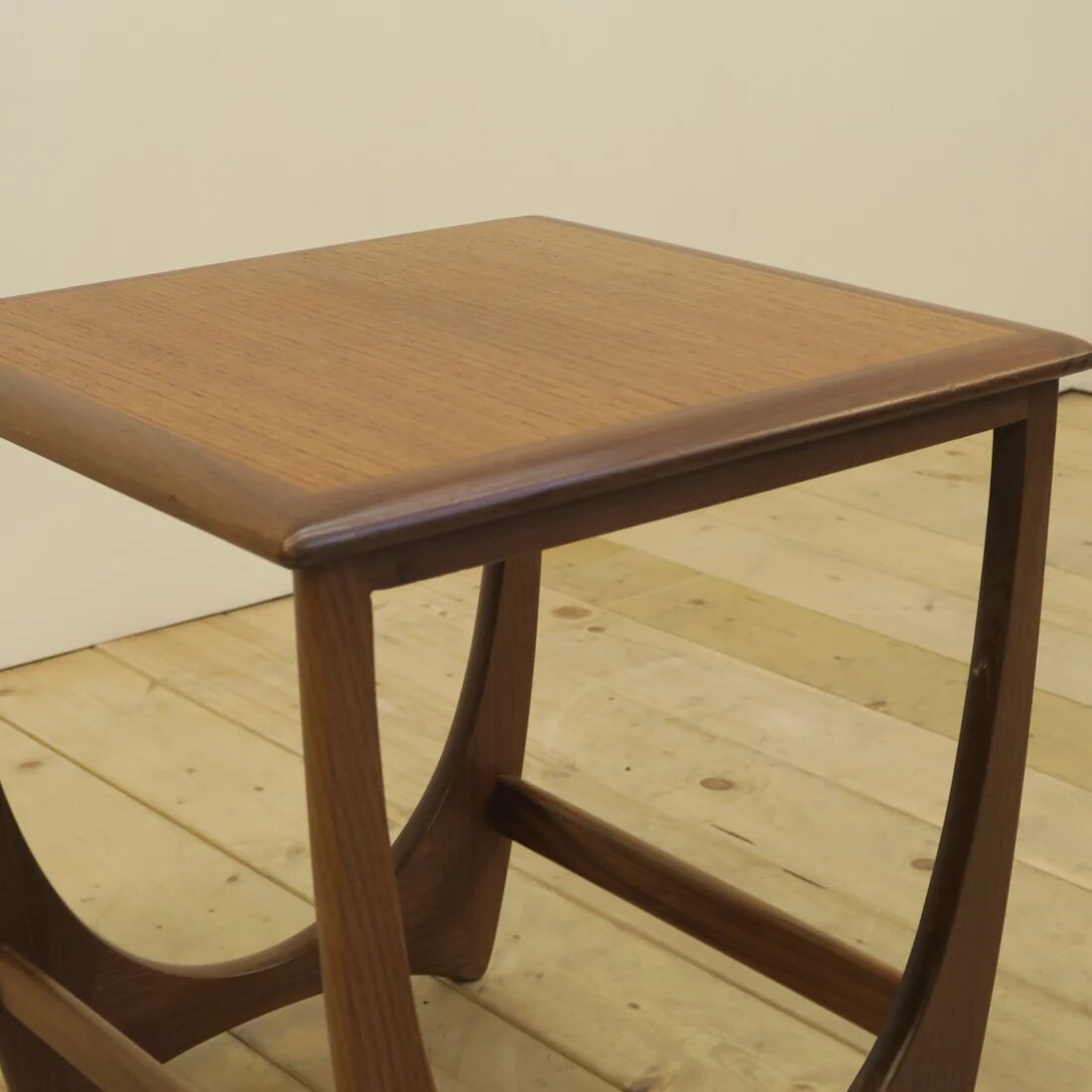 Table basse carrée G-Plan "Astro", teck, Angleterre 1960