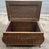 Rattan trunk in vintage wicker and wrought iron