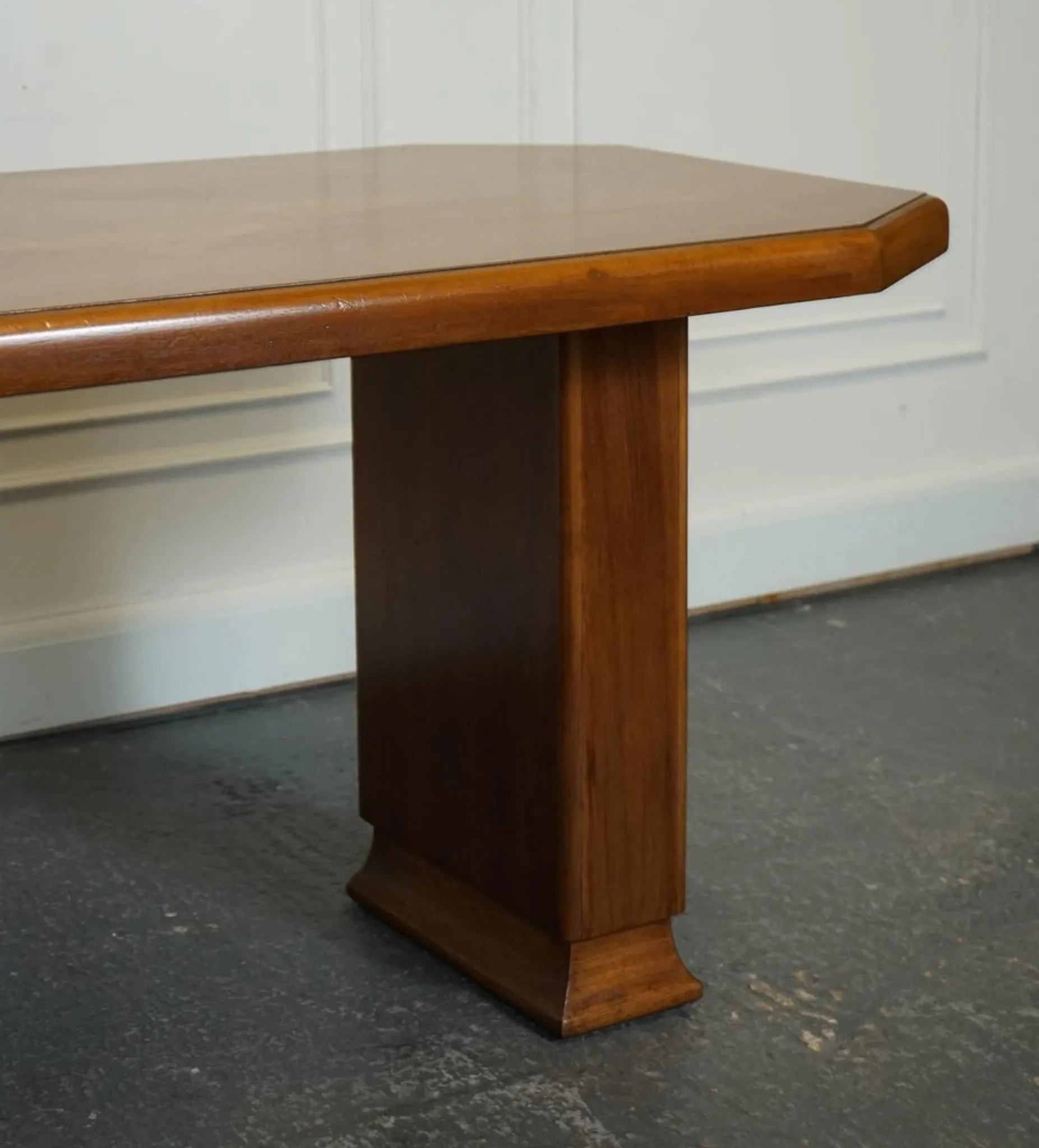 Vintage Art Deco Dining Table in Walnut
