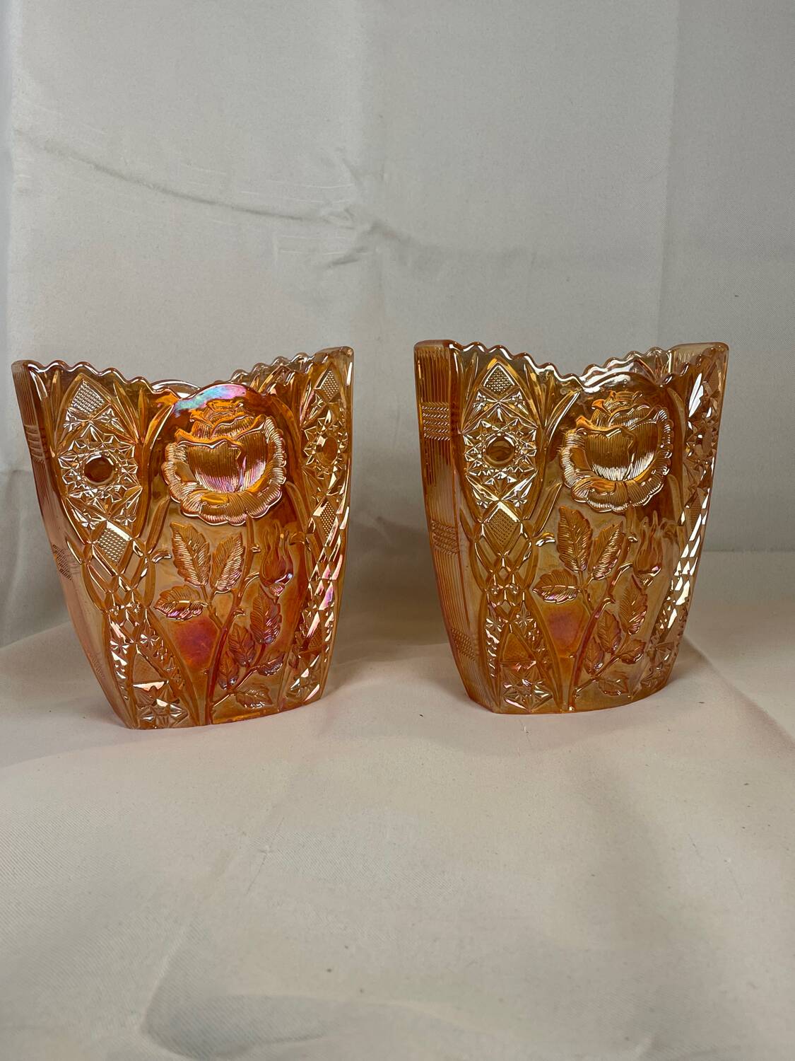 Pair of garden rose vases made of Brockwitz carnival glass, 1915