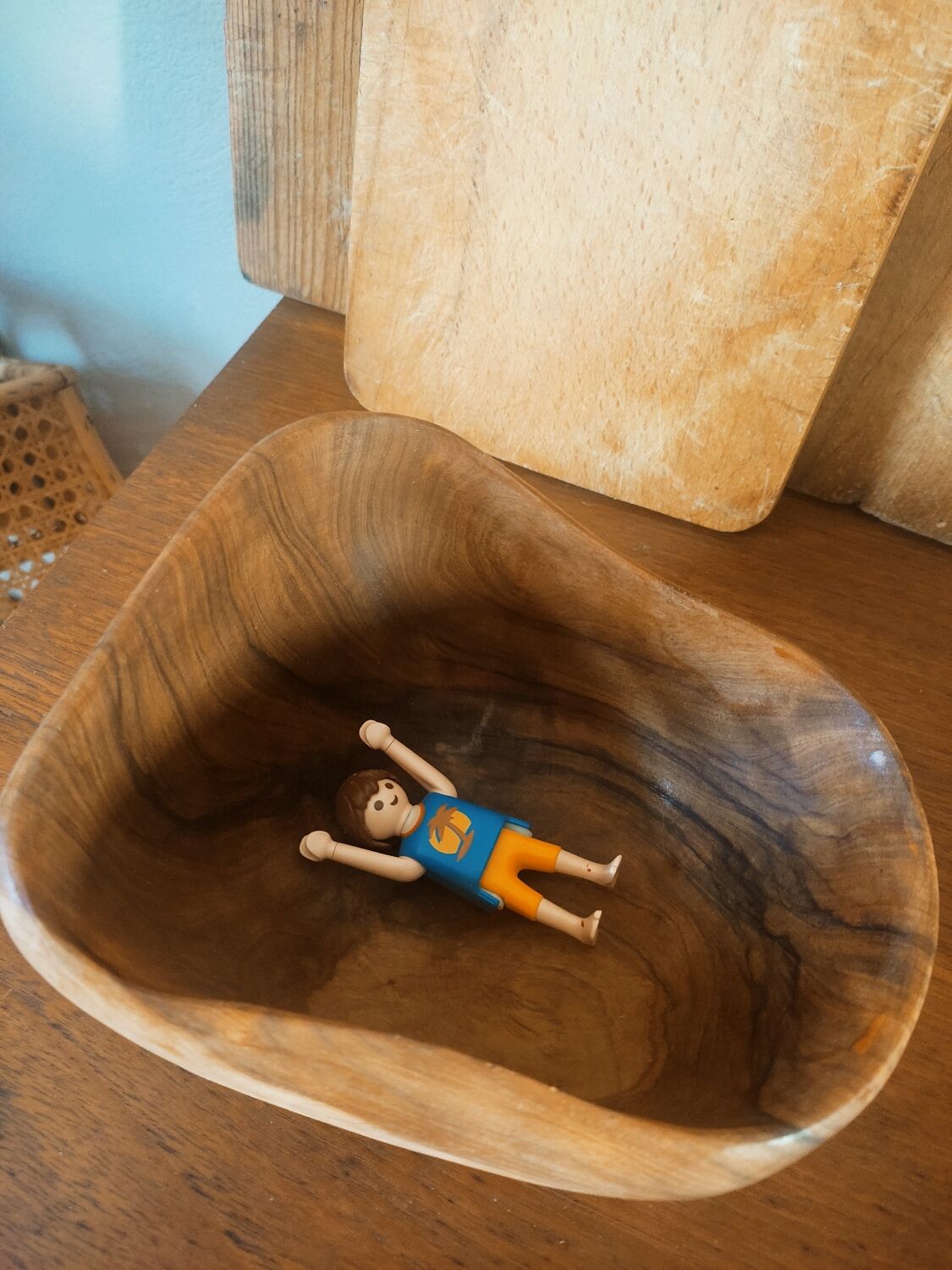 Empty pocket in olive wood