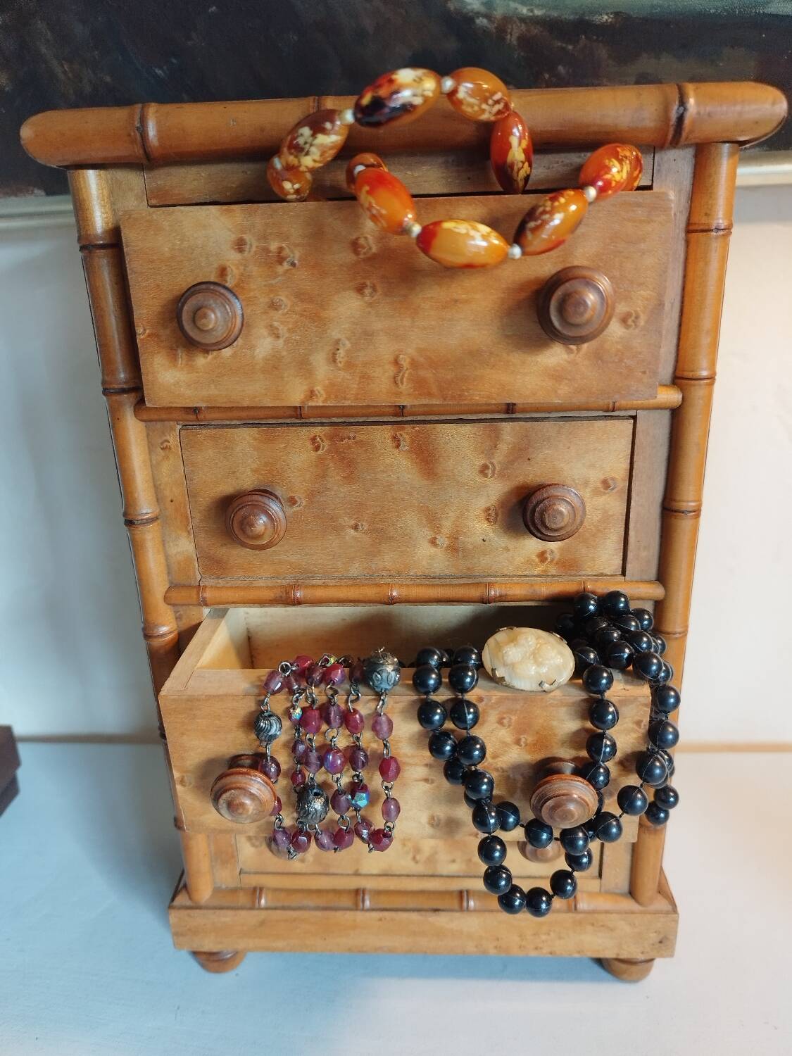 Mobilier de poupée en bois
