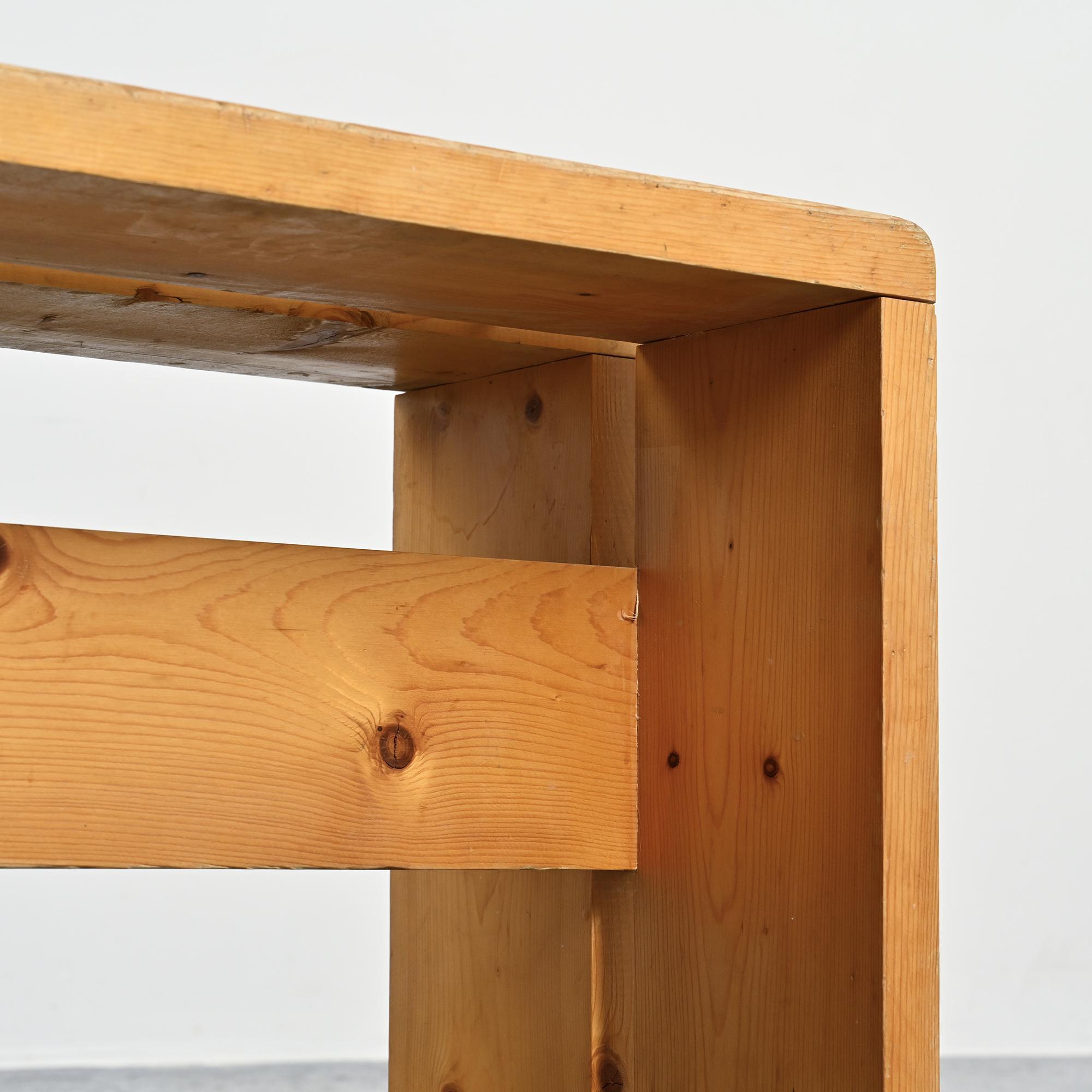 Tabouret en pin massif, Les Arcs