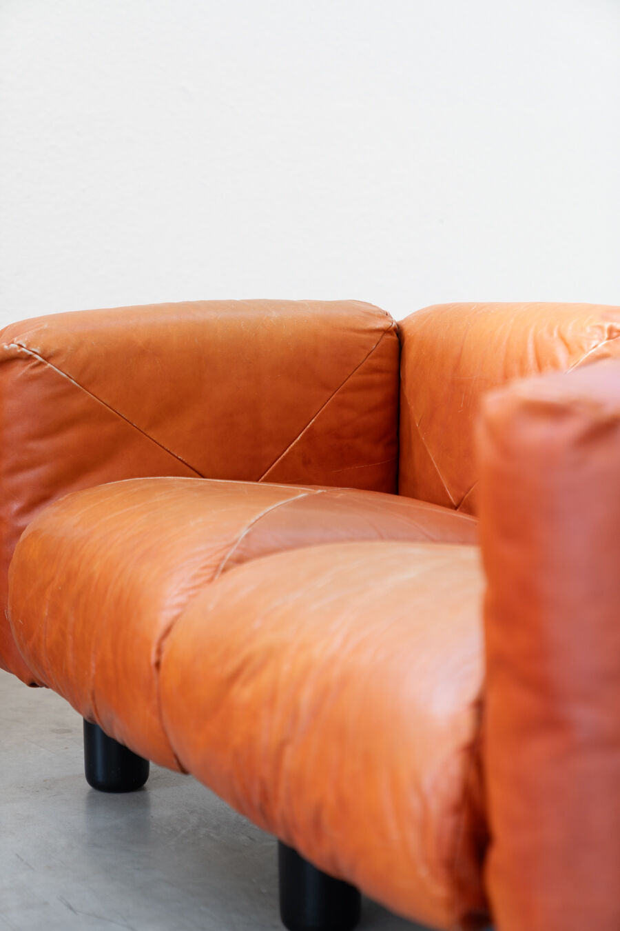 Canapés et poufs en cuir prange par Mario Marenco pour Arflex, 1970