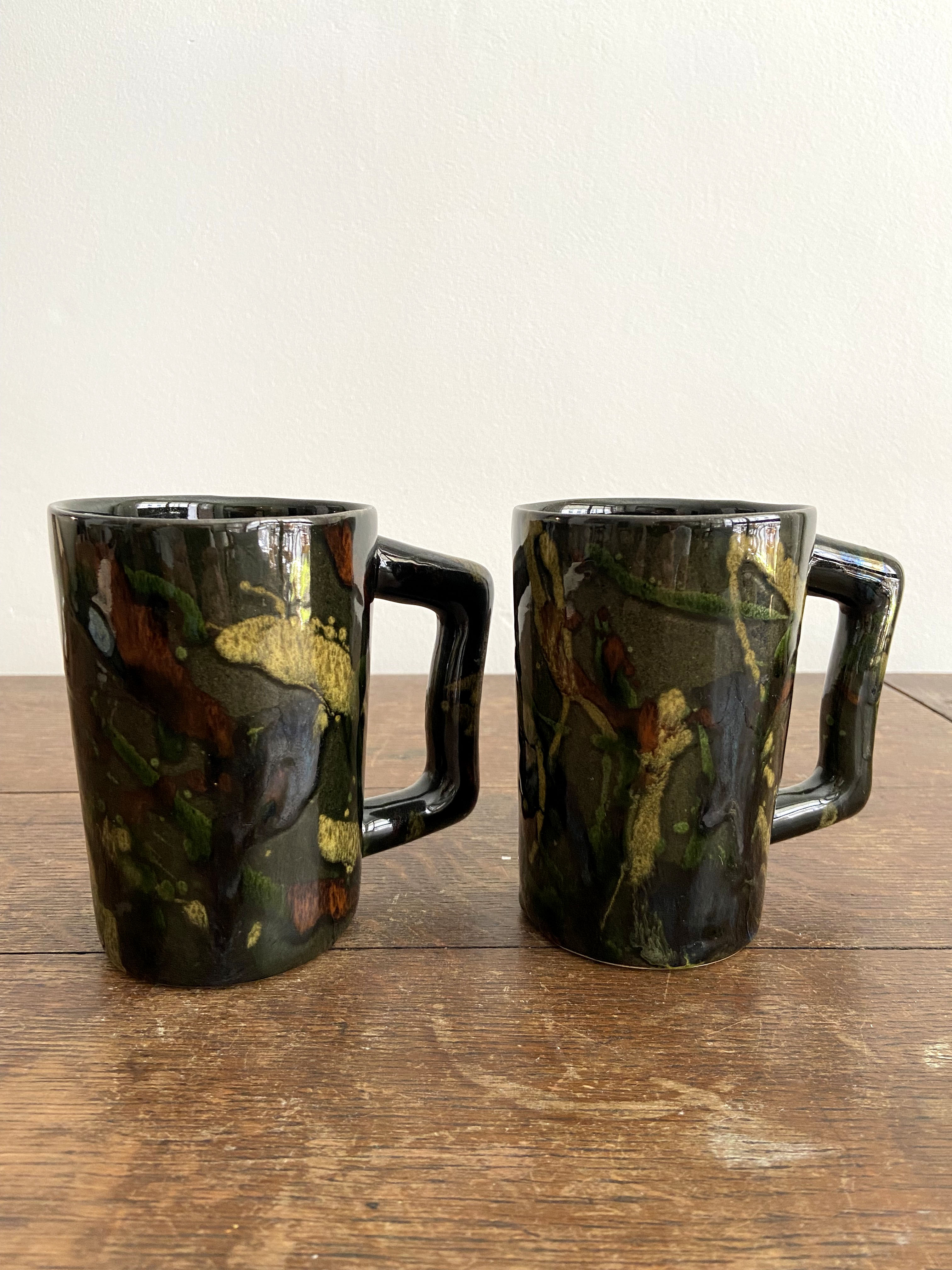 Set of 2 Jerry Rossé mugs