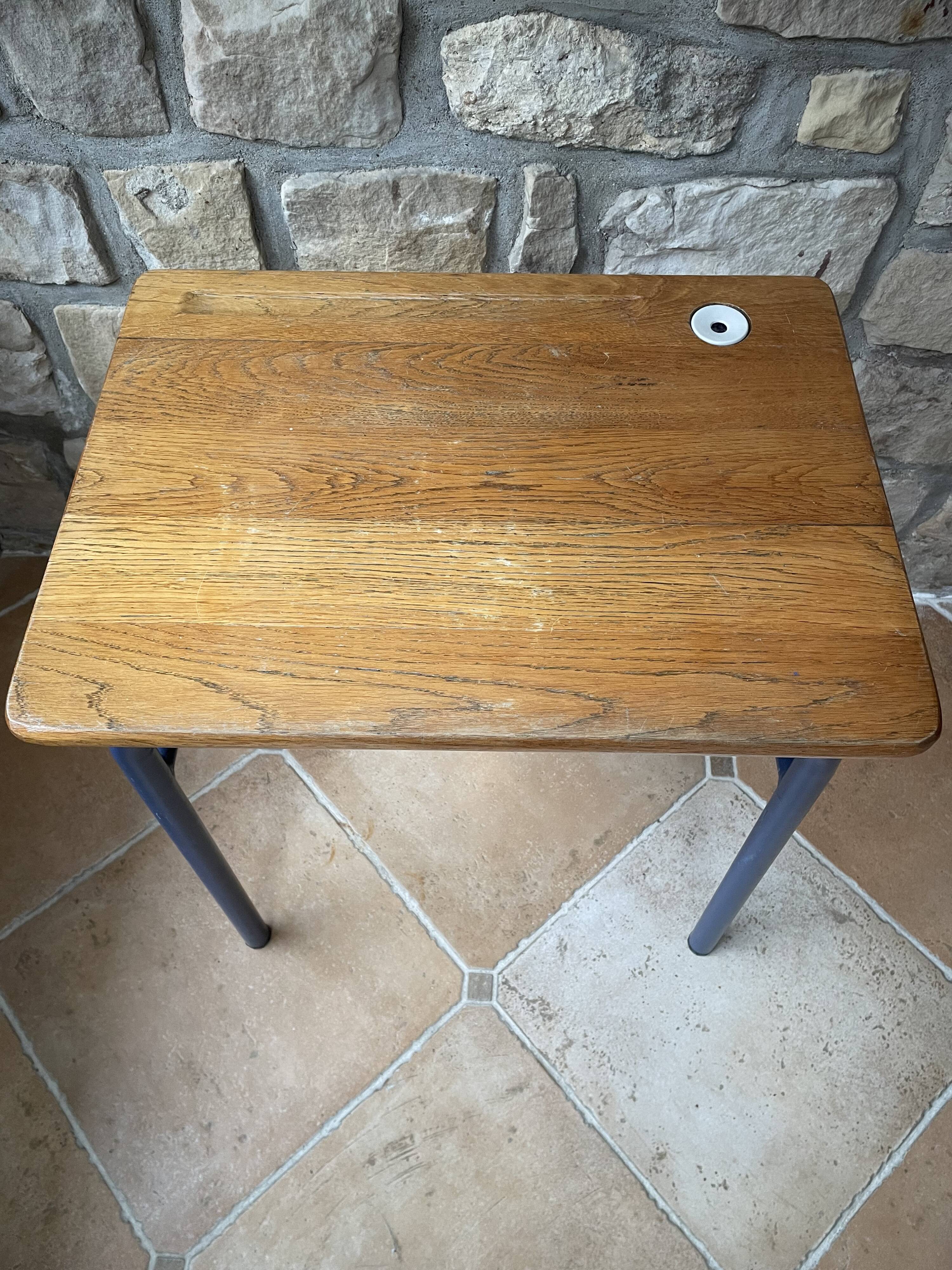 vintage wooden school desk with its chair