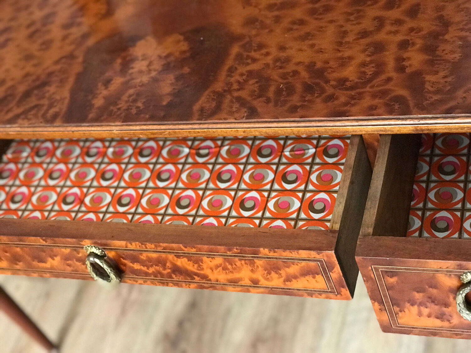 Desk in elm burl and bronze