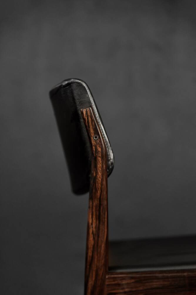 Modern vintage Scandinavian chairs in rosewood and black leather from the mid-century by Bramin, set of 3.