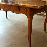Dining table with 2 drawers in walnut, Louis XV period, 18th century. ☐ 188 x 70 cm