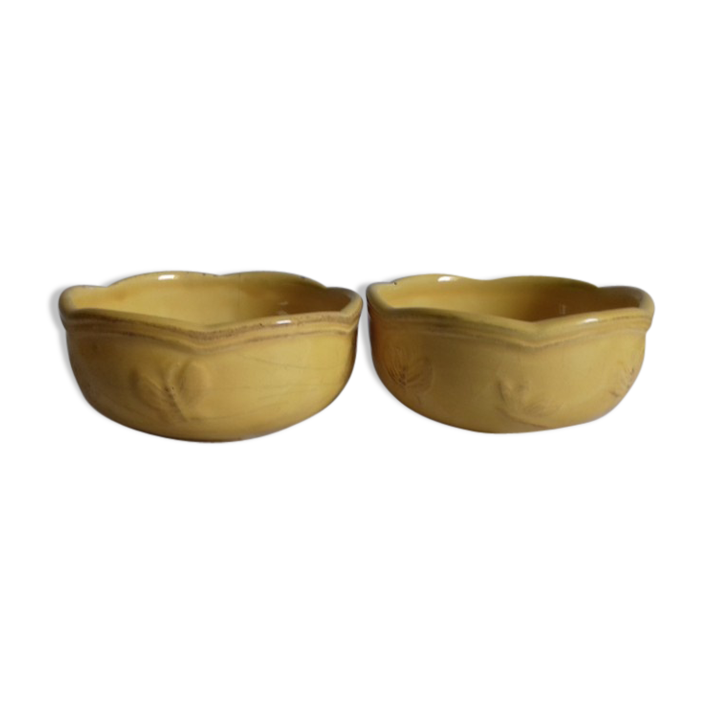 2 ceramic bowls