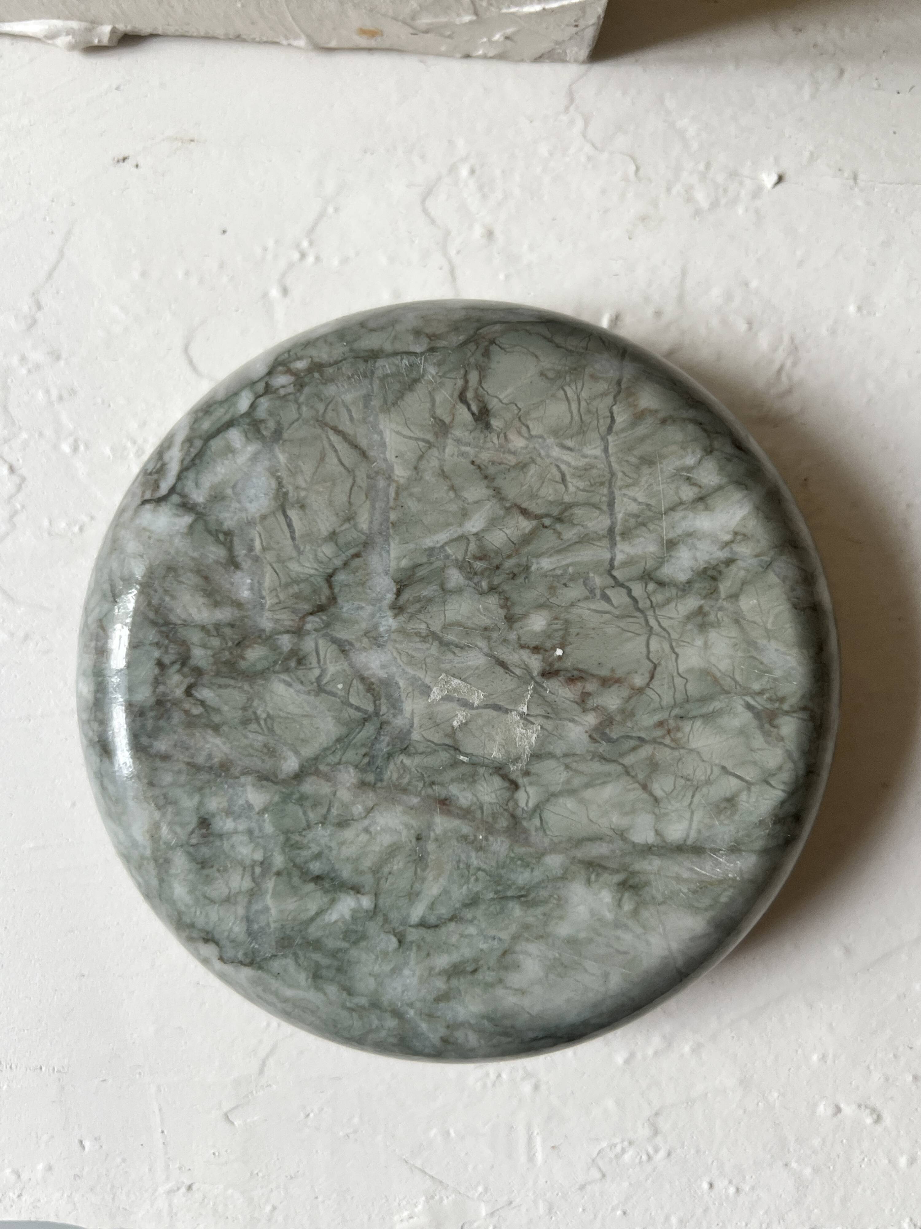 Round Italian ashtray made of hand-carved and polished green marble.