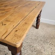 Wooden coffee table with turned legs