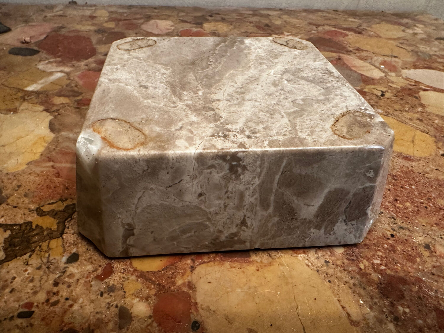 Ashtray, beige marble catch-all.