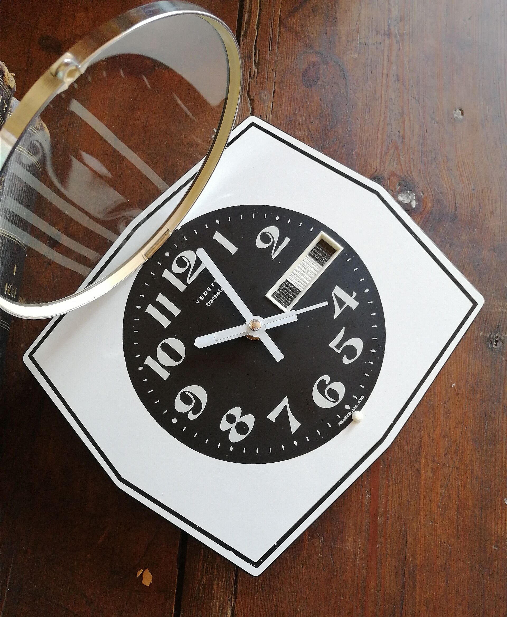 Horloge vintage pendule murale "vedette noir & blanc"