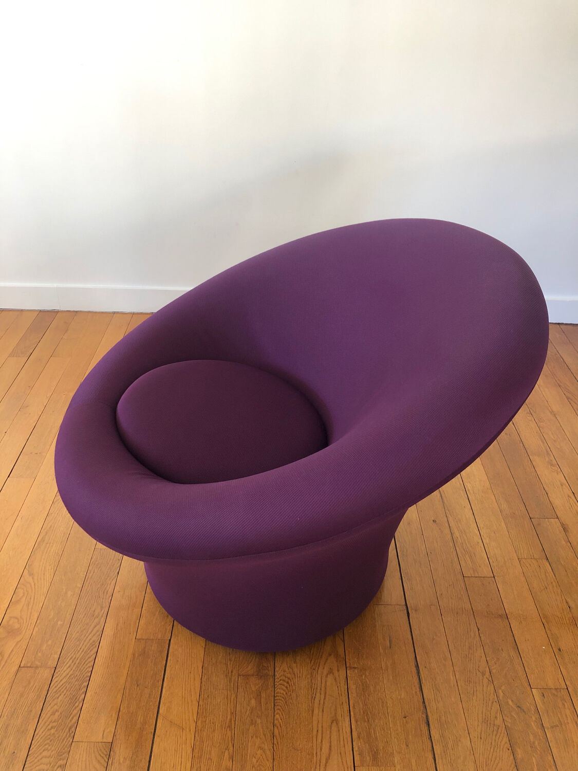 Mushroom armchair, design Pierre Paulin
