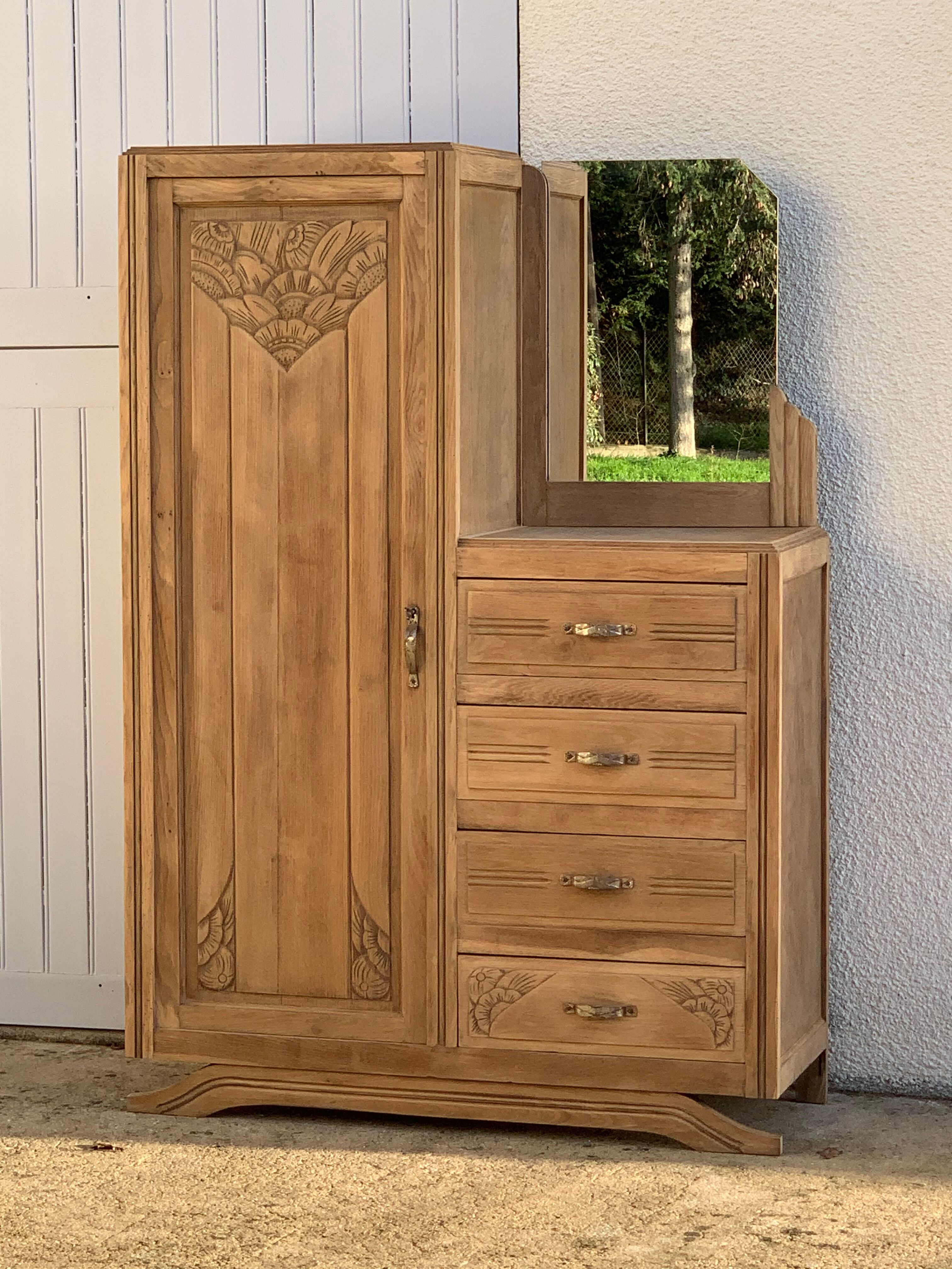 1930 asymmetrical Parisian wardrobe