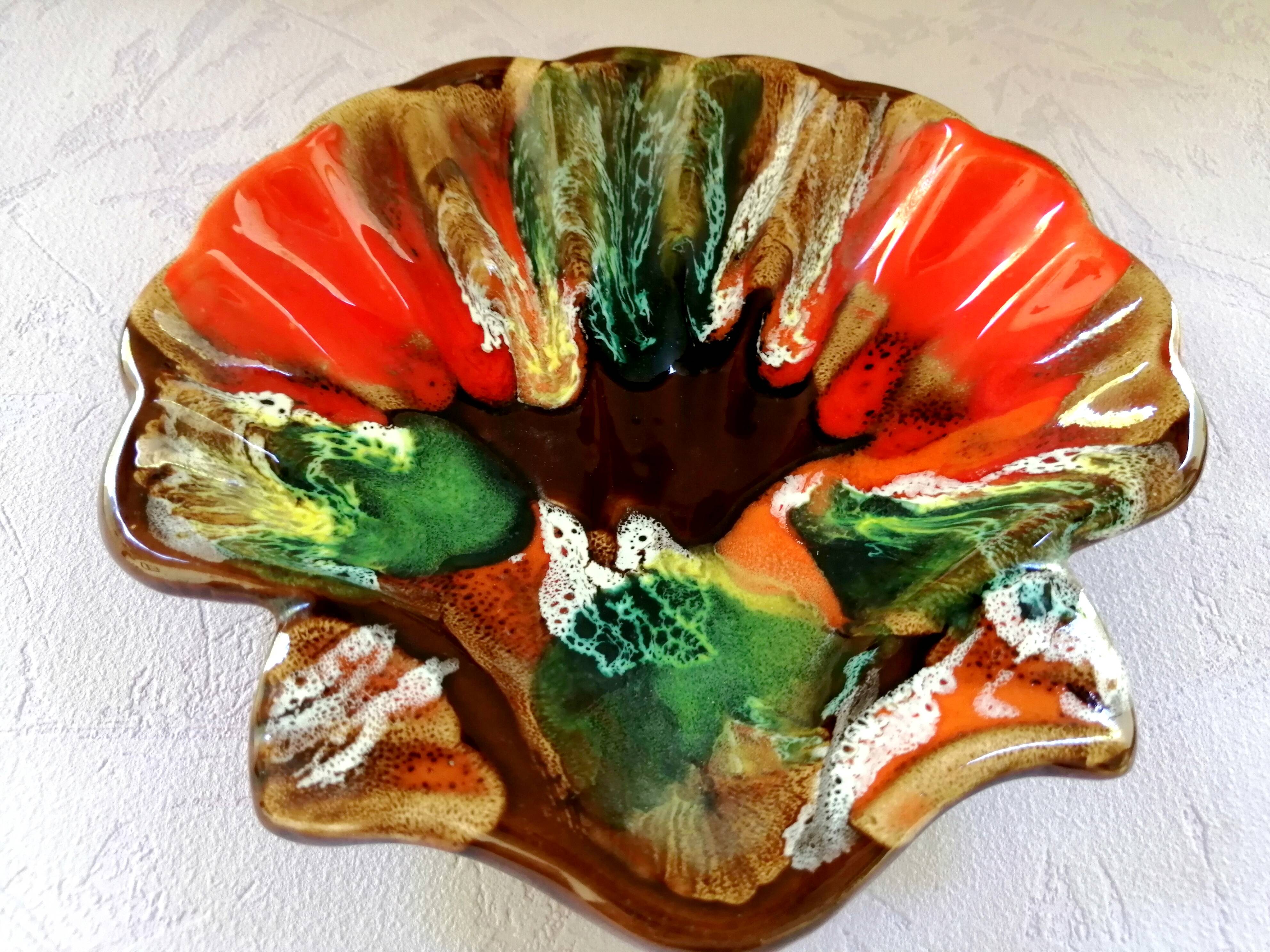 Empty pocket shell Vallauris, vintage