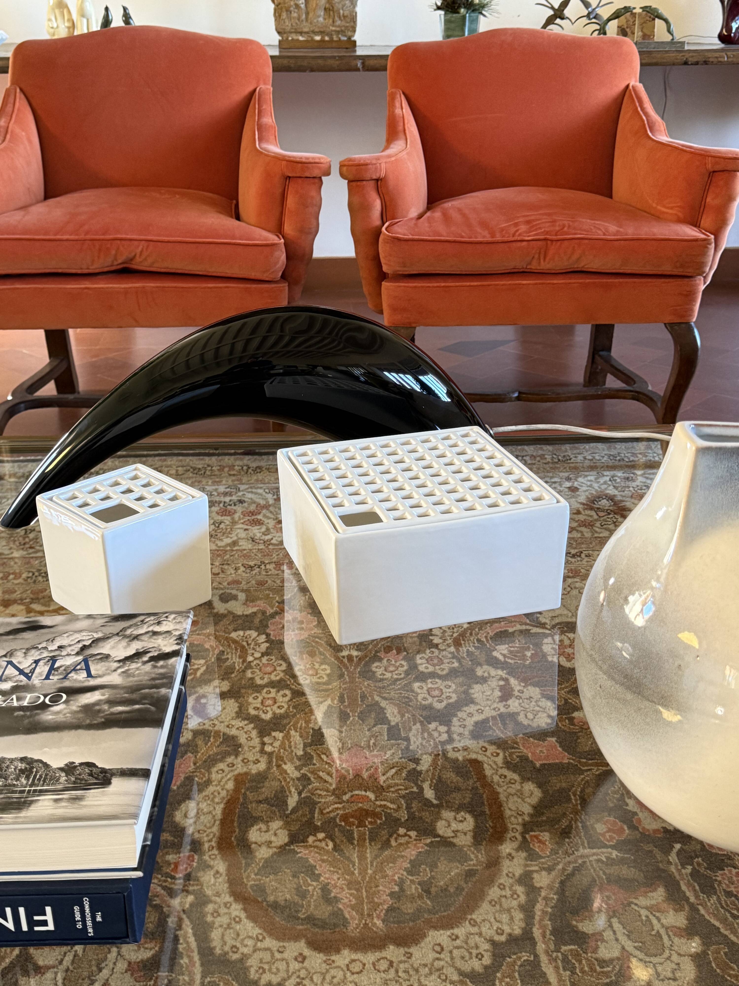 Studio Opi, White space age mod. Ikebana C ceramic vase / ashtray, Gabbiane