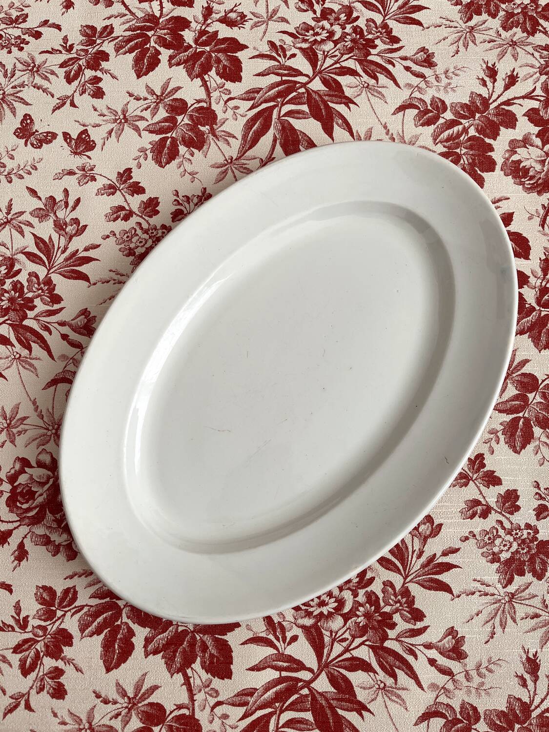 White oval ironstone dish from Creil and Montereau, late 19th century
