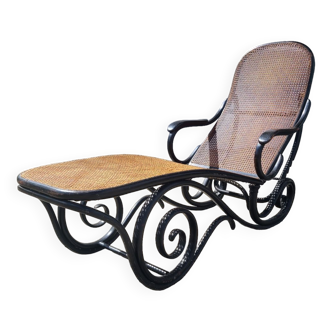 Chaise longue Thonet canngage et bois de hêtre courbé vers 1900