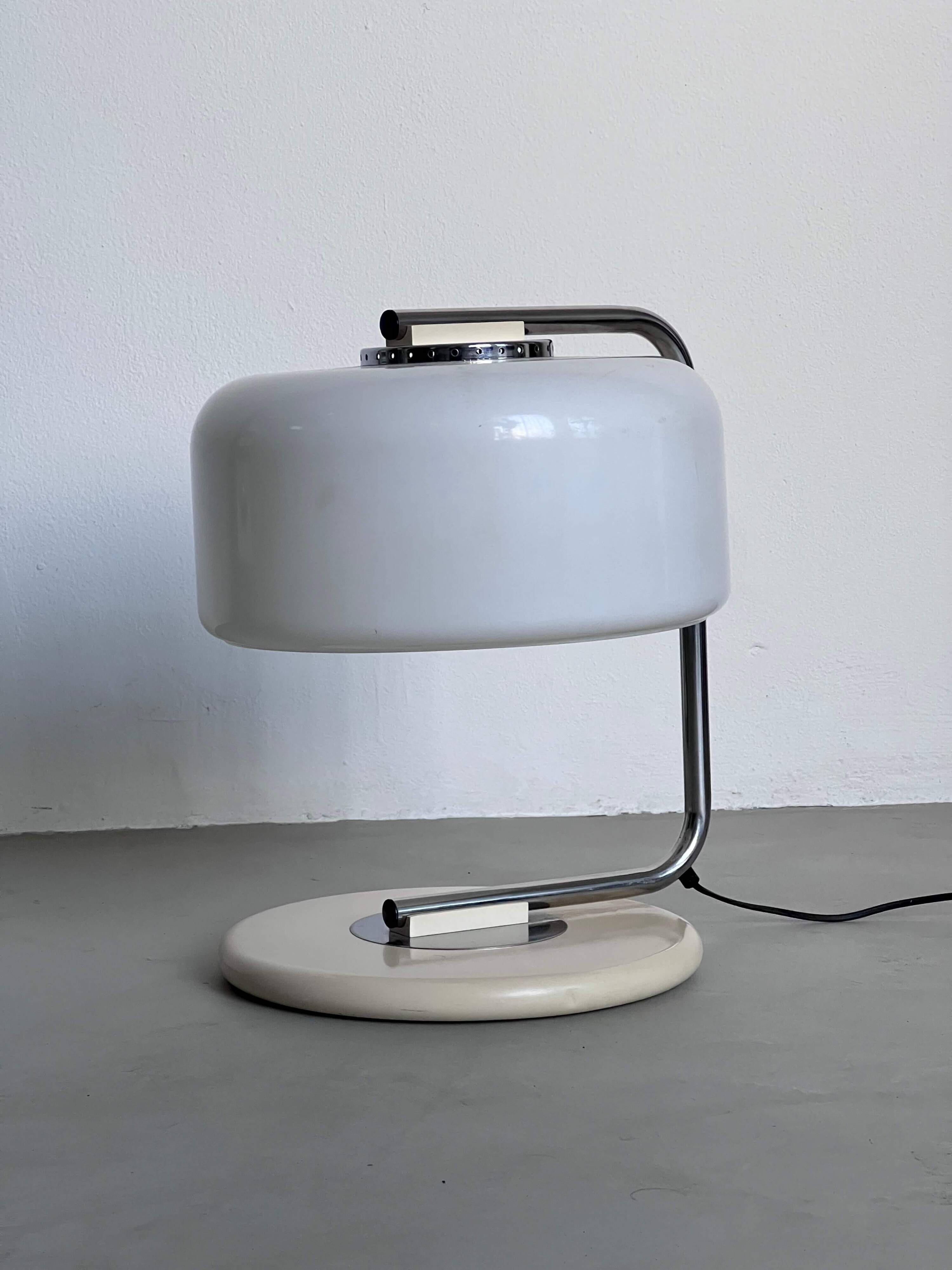Collectible Space Age Table / Desk Lamp in Steel and Plexiglass Voghera by Zonca