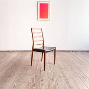 Chaise modèle 82 « Ambassade » en teck massif par Niels O. Møller, Danemark