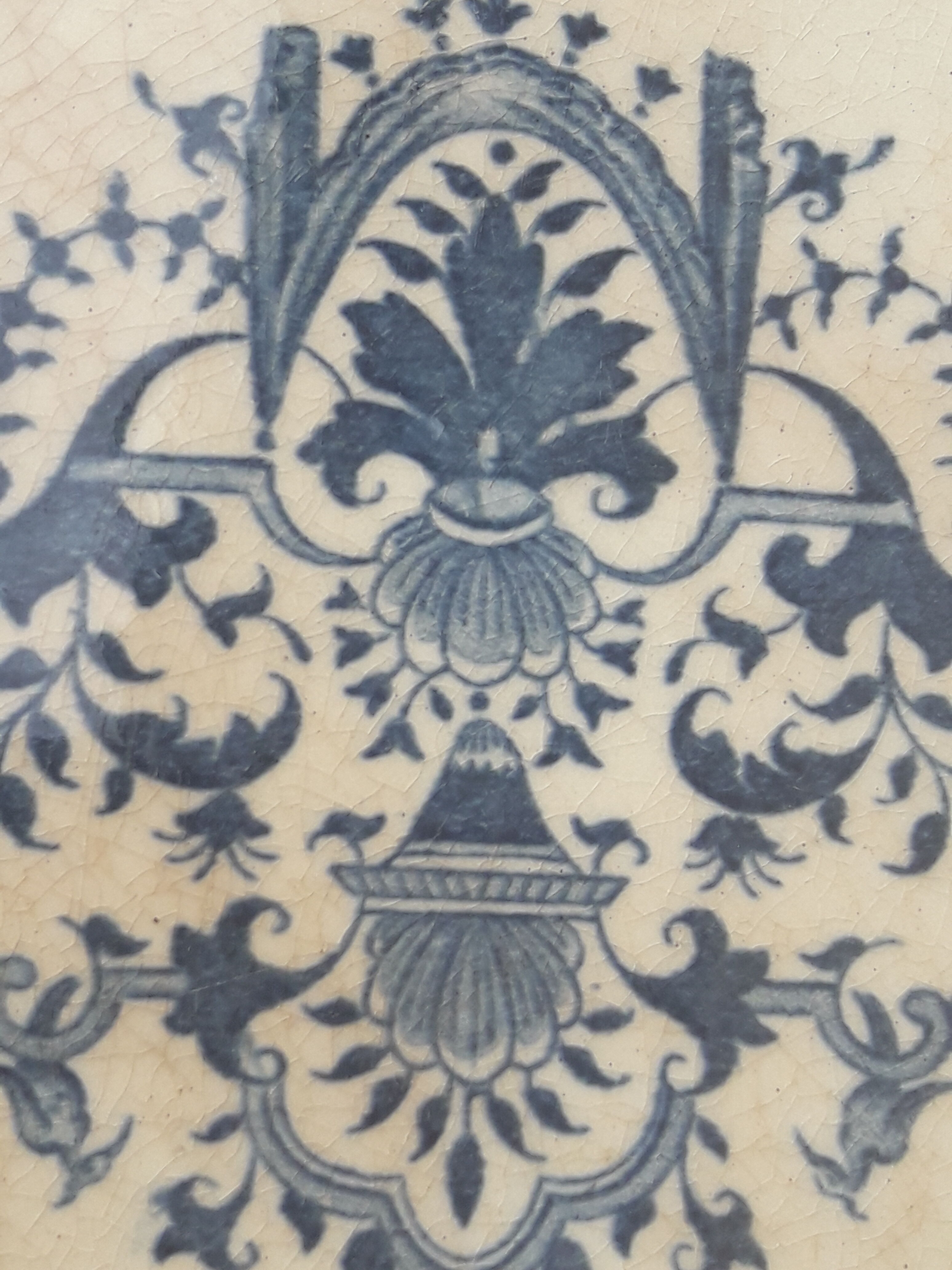 Ancient plate in porcelain earthenware crystals the large deposit E Bourgeois