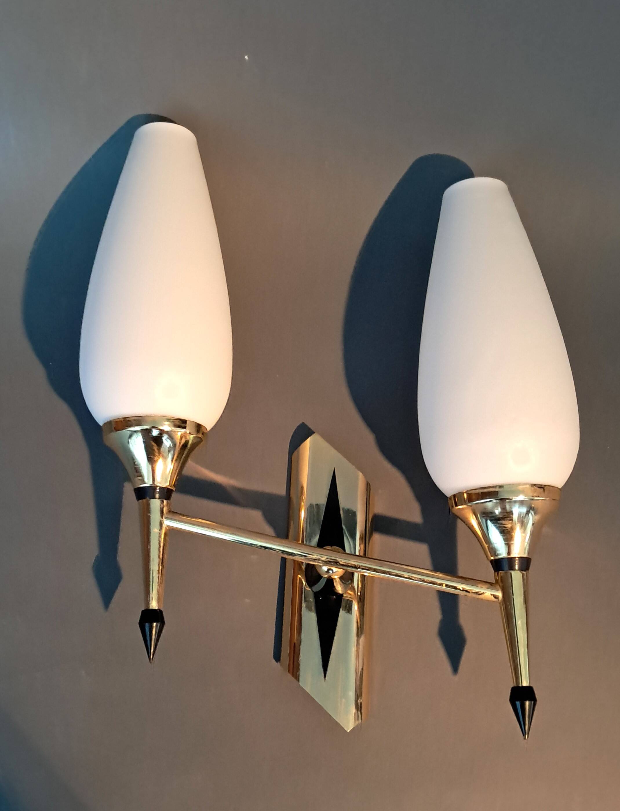 Small two-light wall lamp, white opaline and gilded brass, Circa 1960.