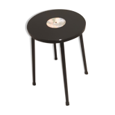 Tabouret d'école rénové avec vinyle
