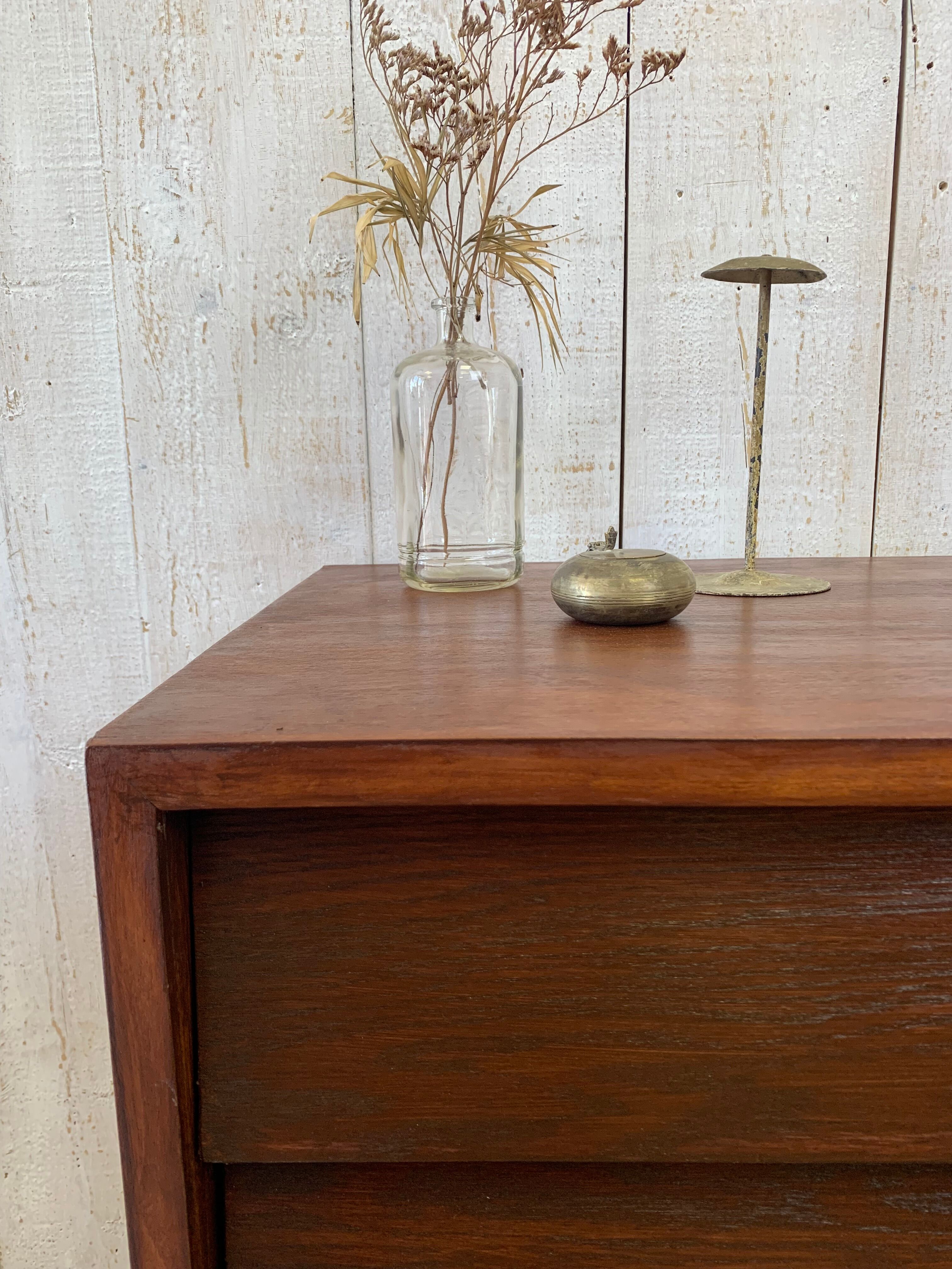 Vintage chest of drawers