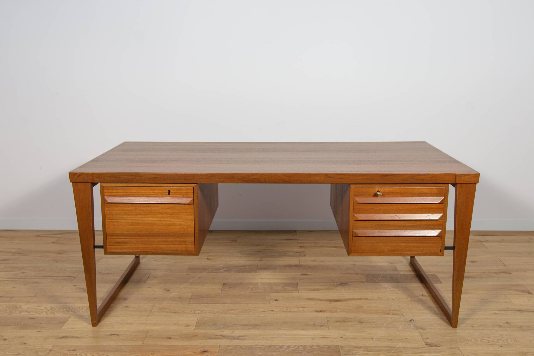 Teak Model 70 Desk by Kai Kristiansen for Feldballes Møbelfabrik, 1960s