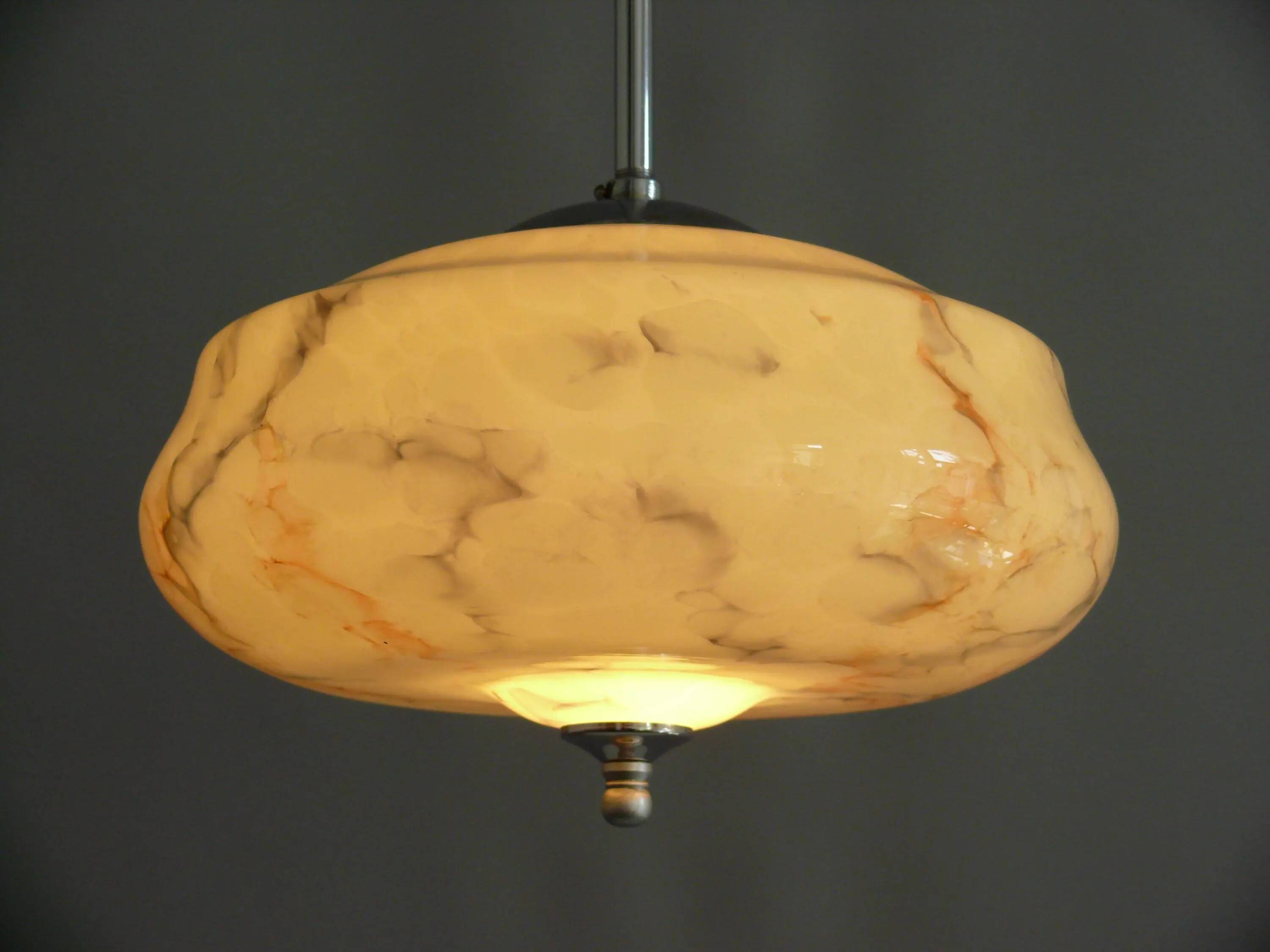 Suspension Art Déco, marbrée avec suspension chromée, années 1930