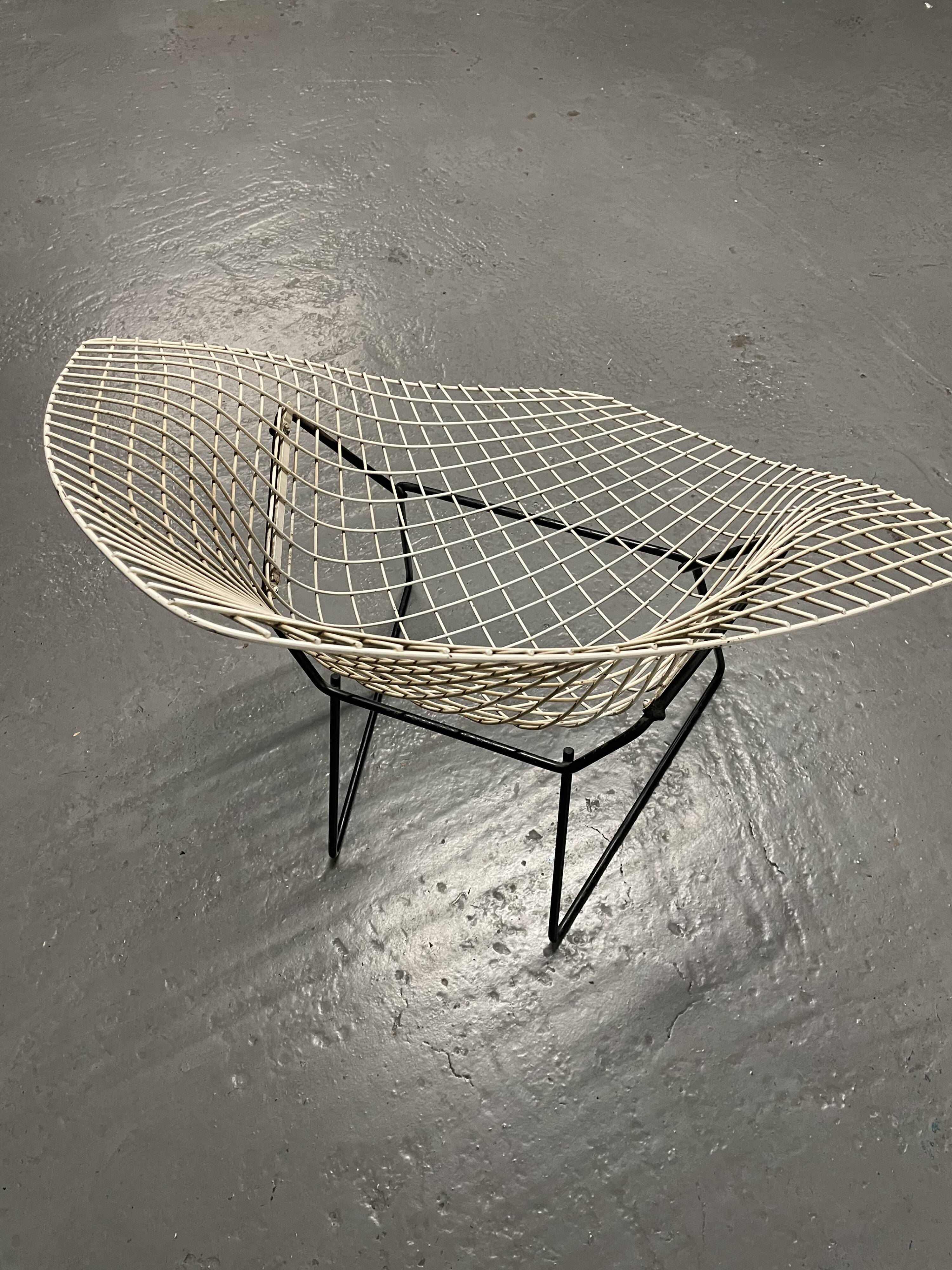 Diamond chair designed by Harry Bertoia for Knoll