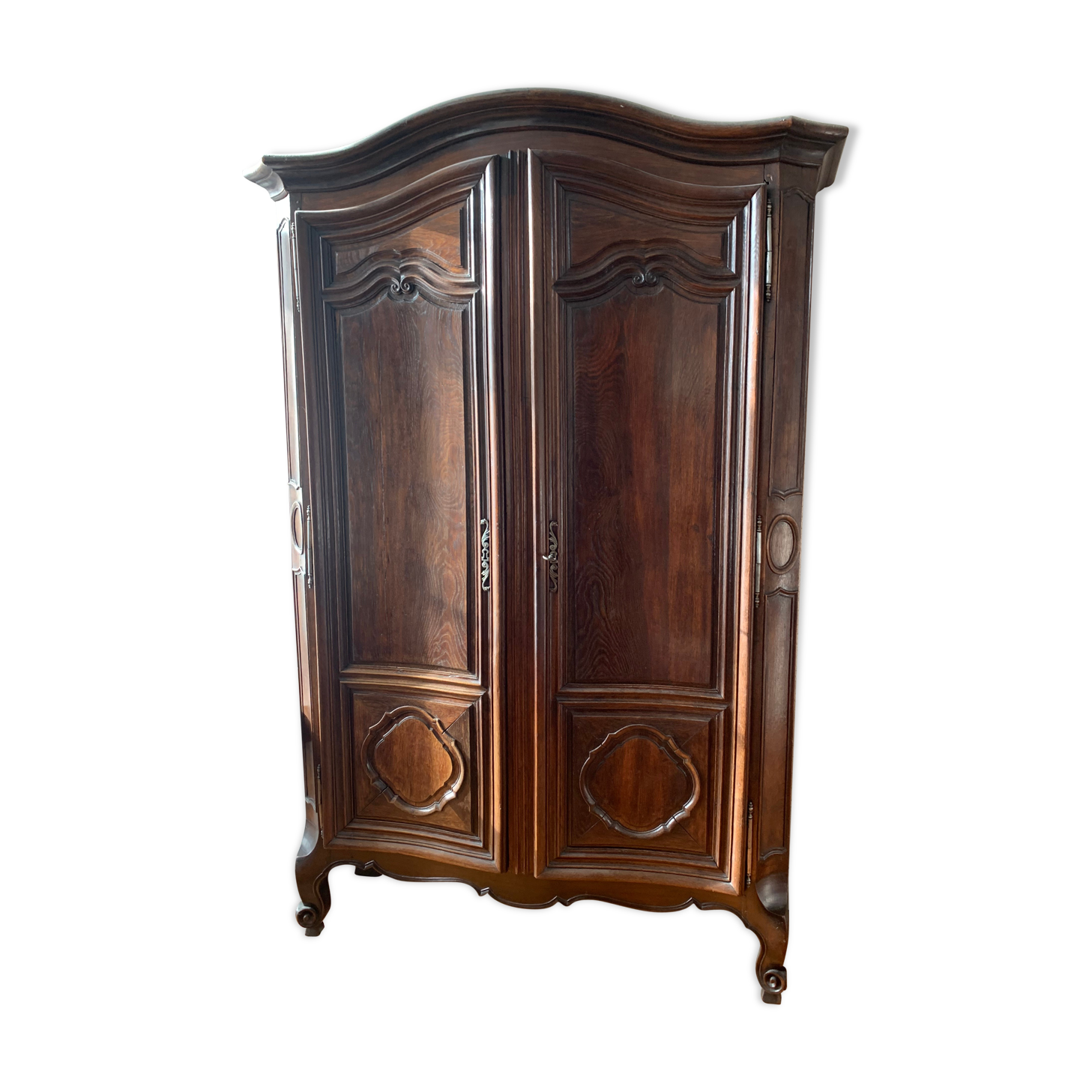 Louis XV cupboard, shapely door