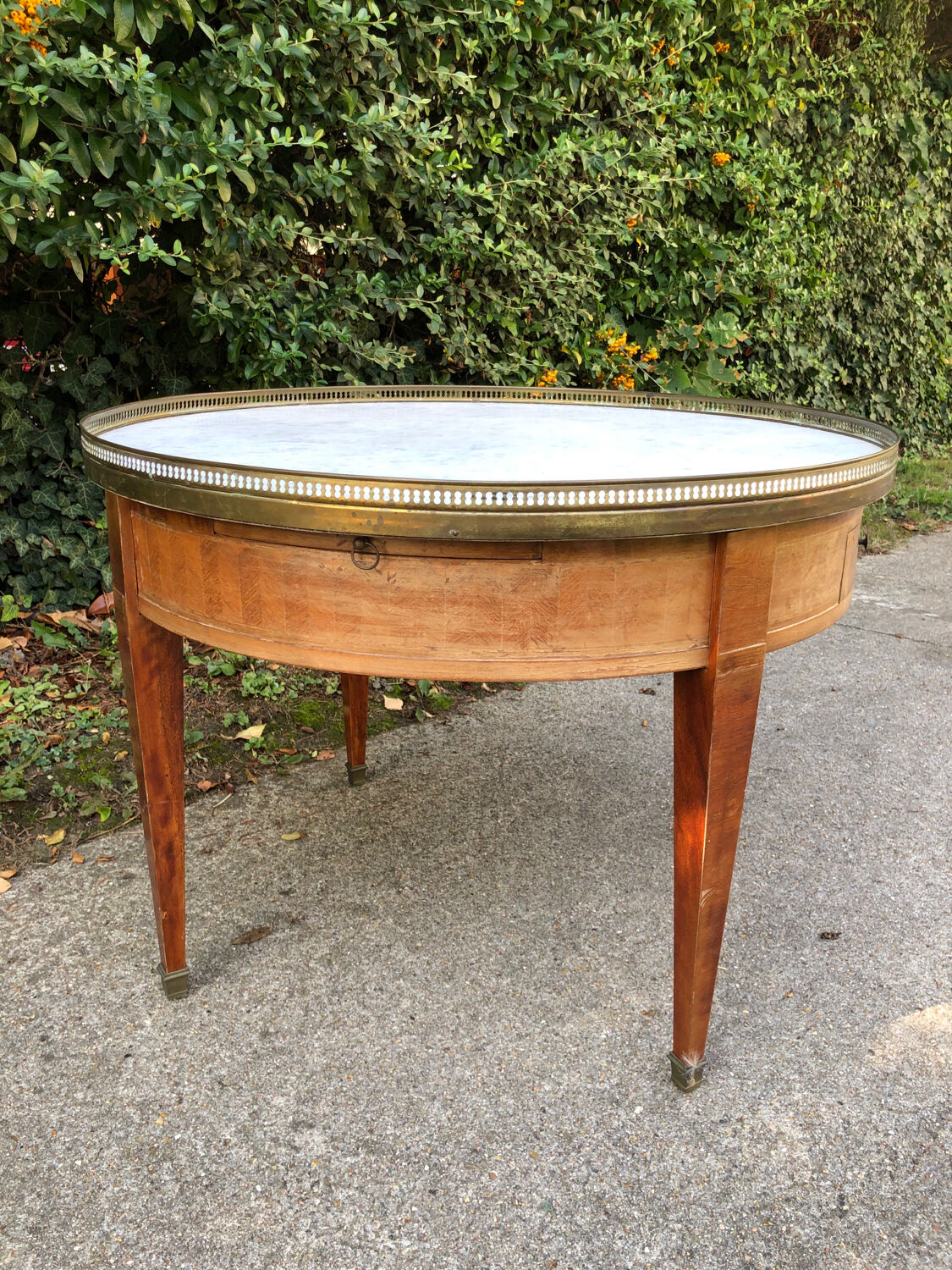 Hot water bottle table with marble