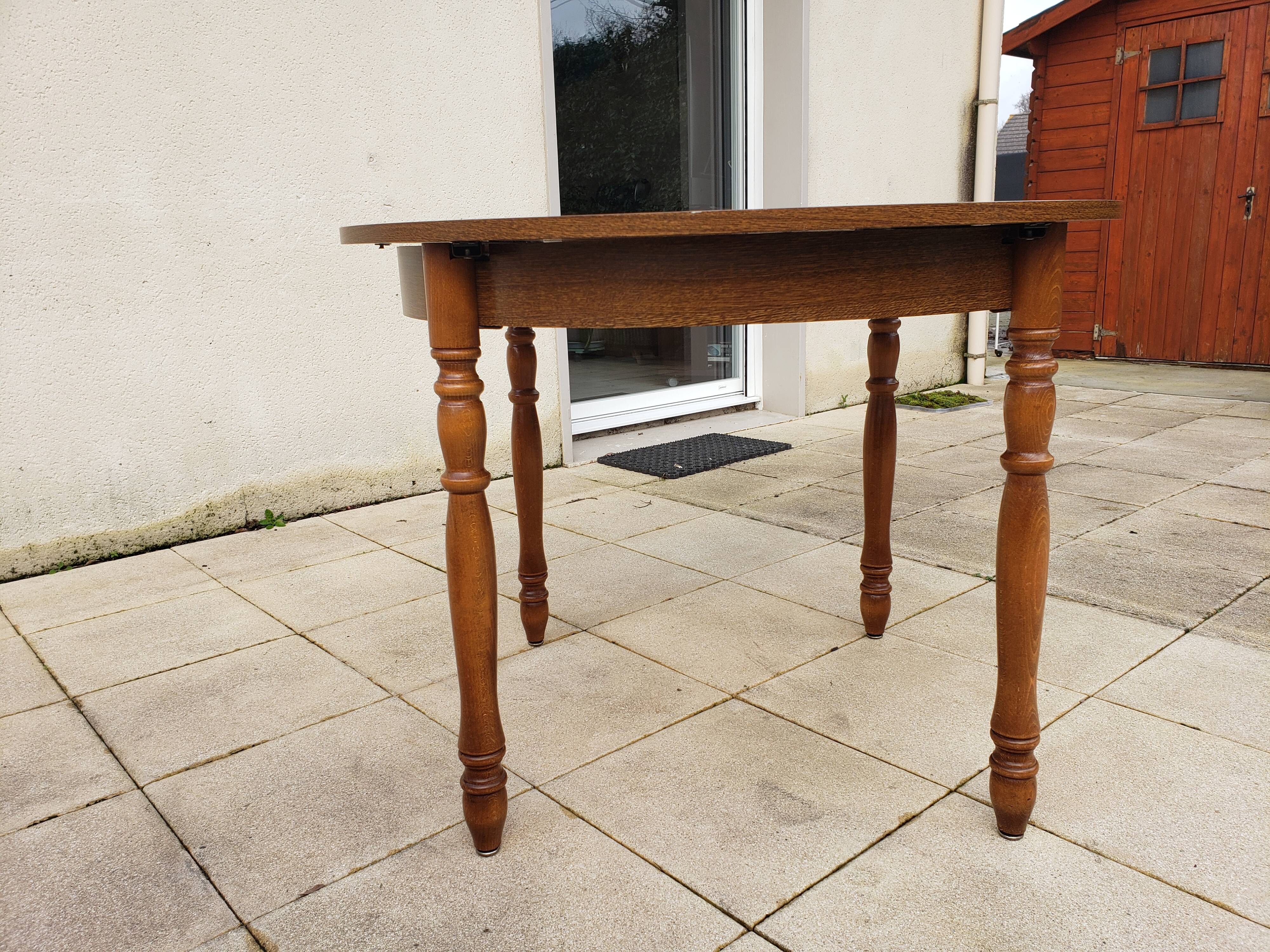 Table ronde extensible année 70